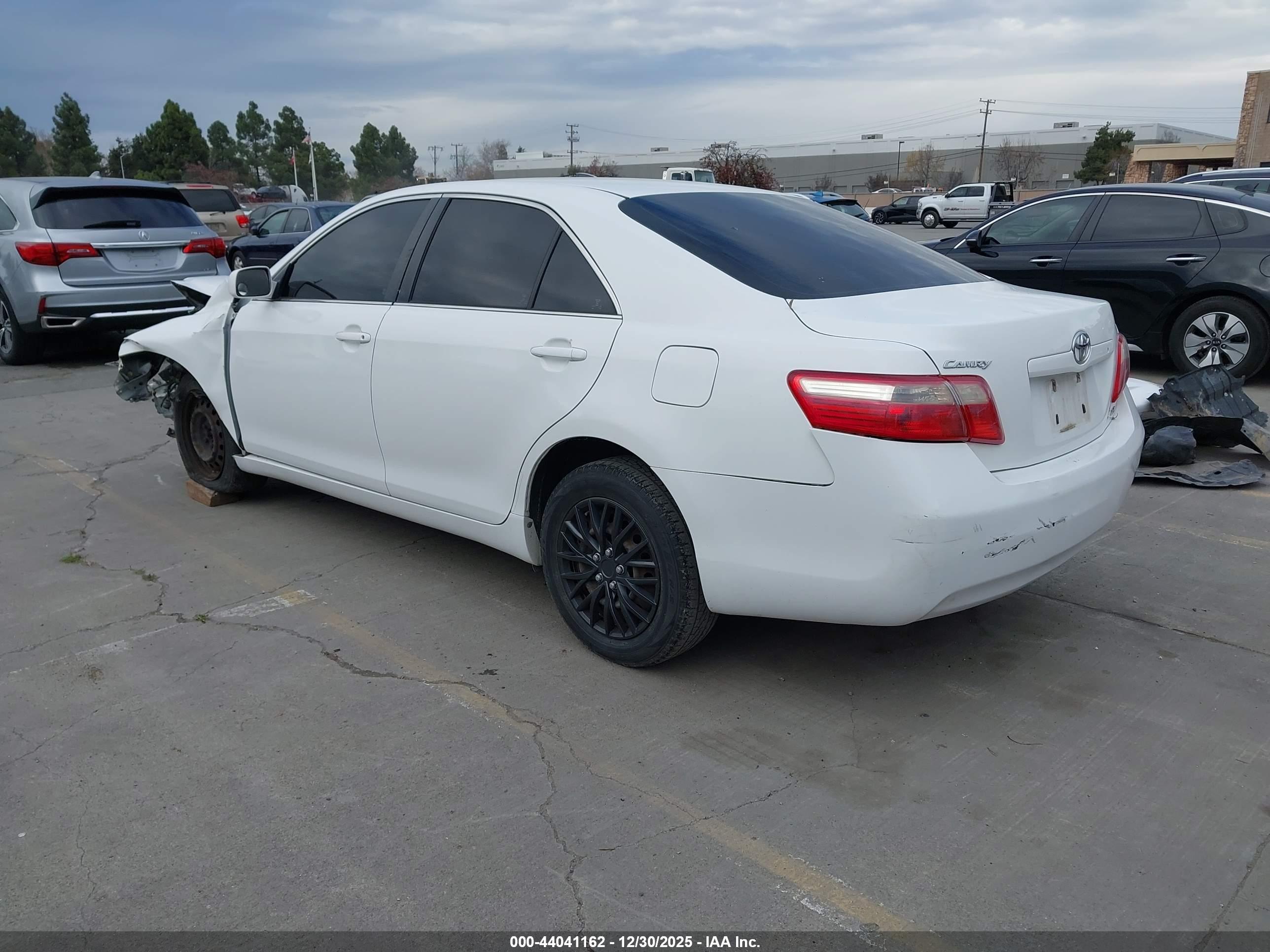 TOYOTA CAMRY image 3
