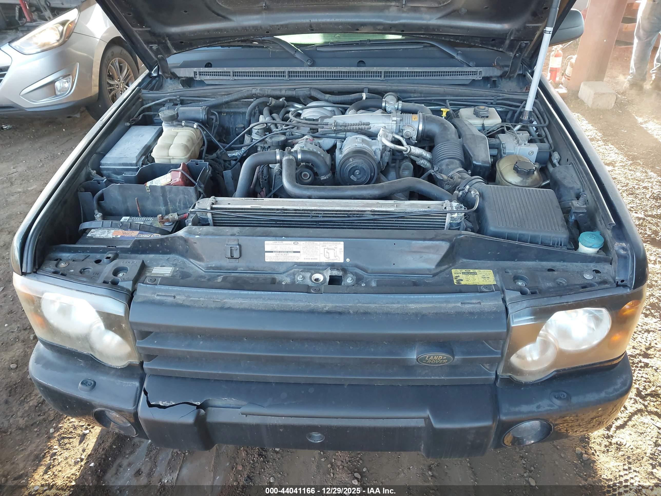 LAND ROVER image 10