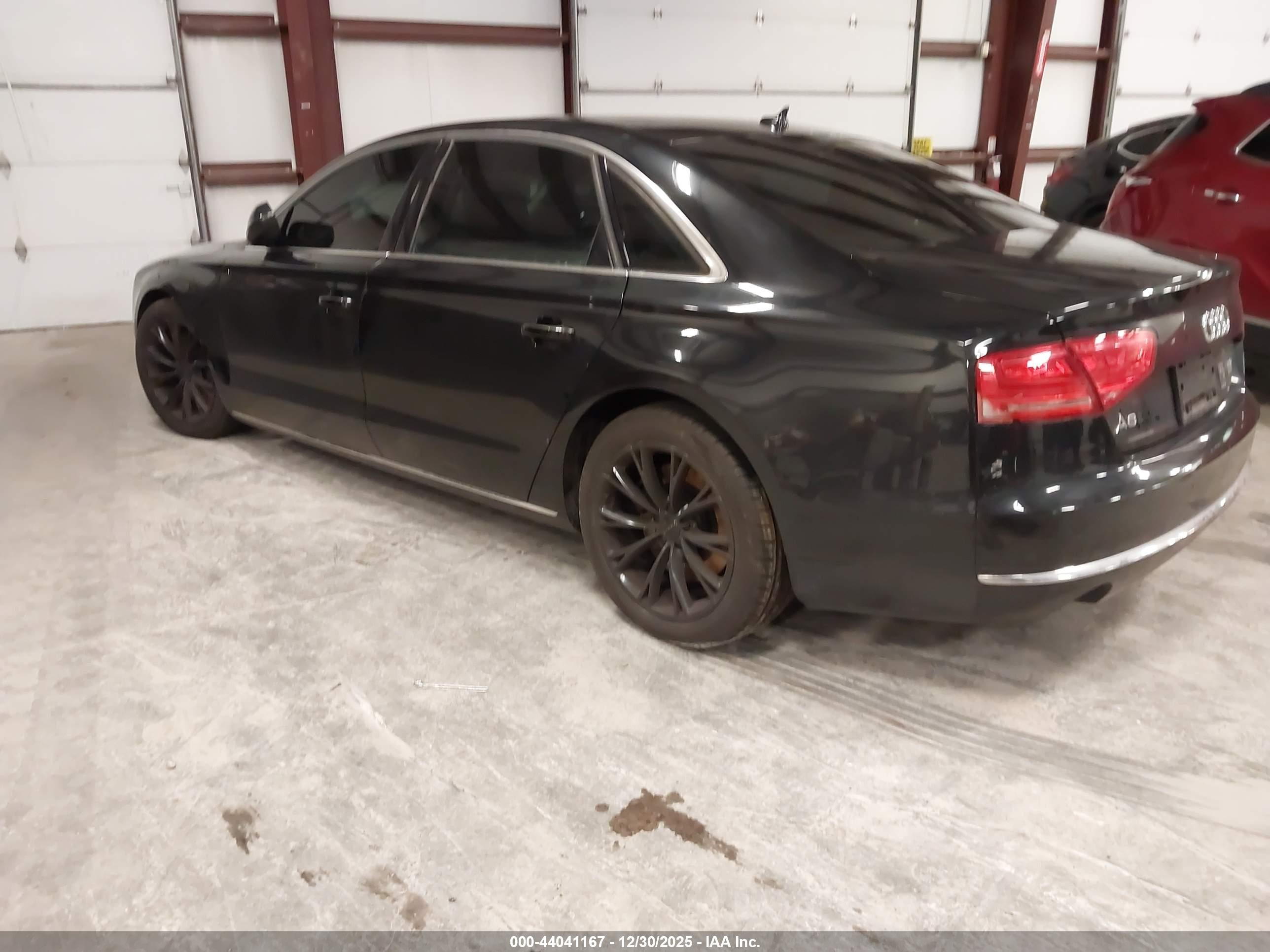AUDI A8 image 3