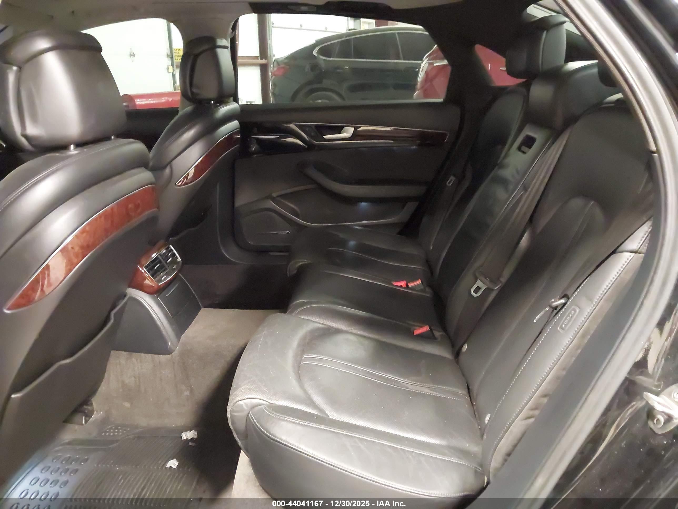 AUDI A8 image 8