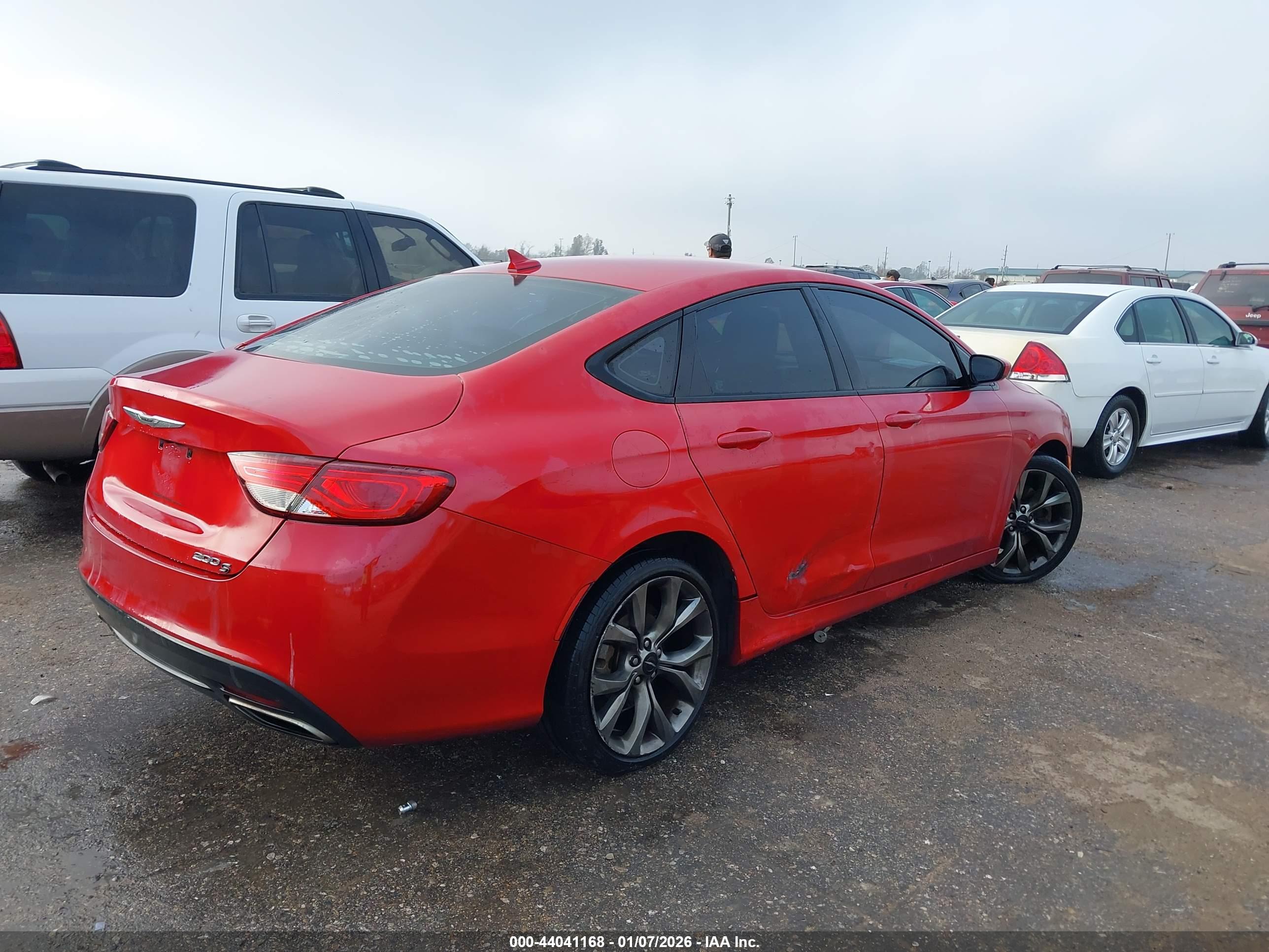 CHRYSLER 200 image 4