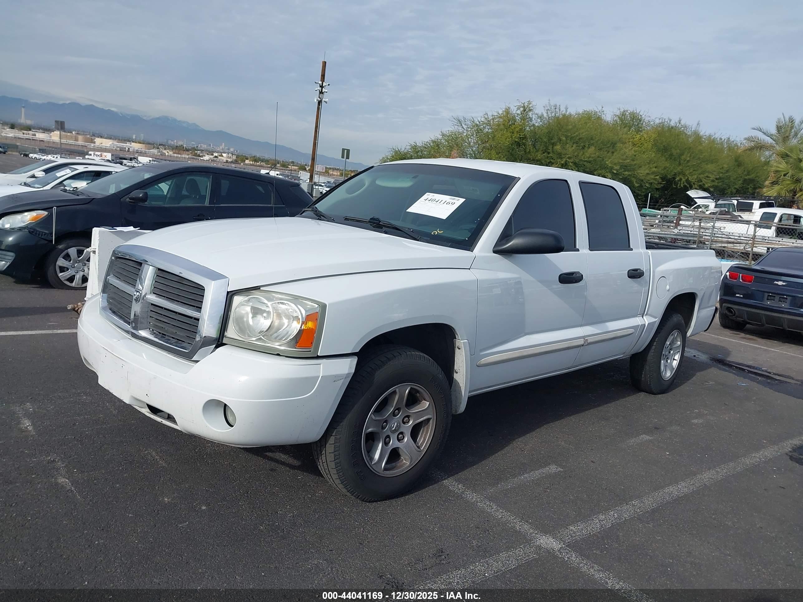 DODGE DAKOTA image 2