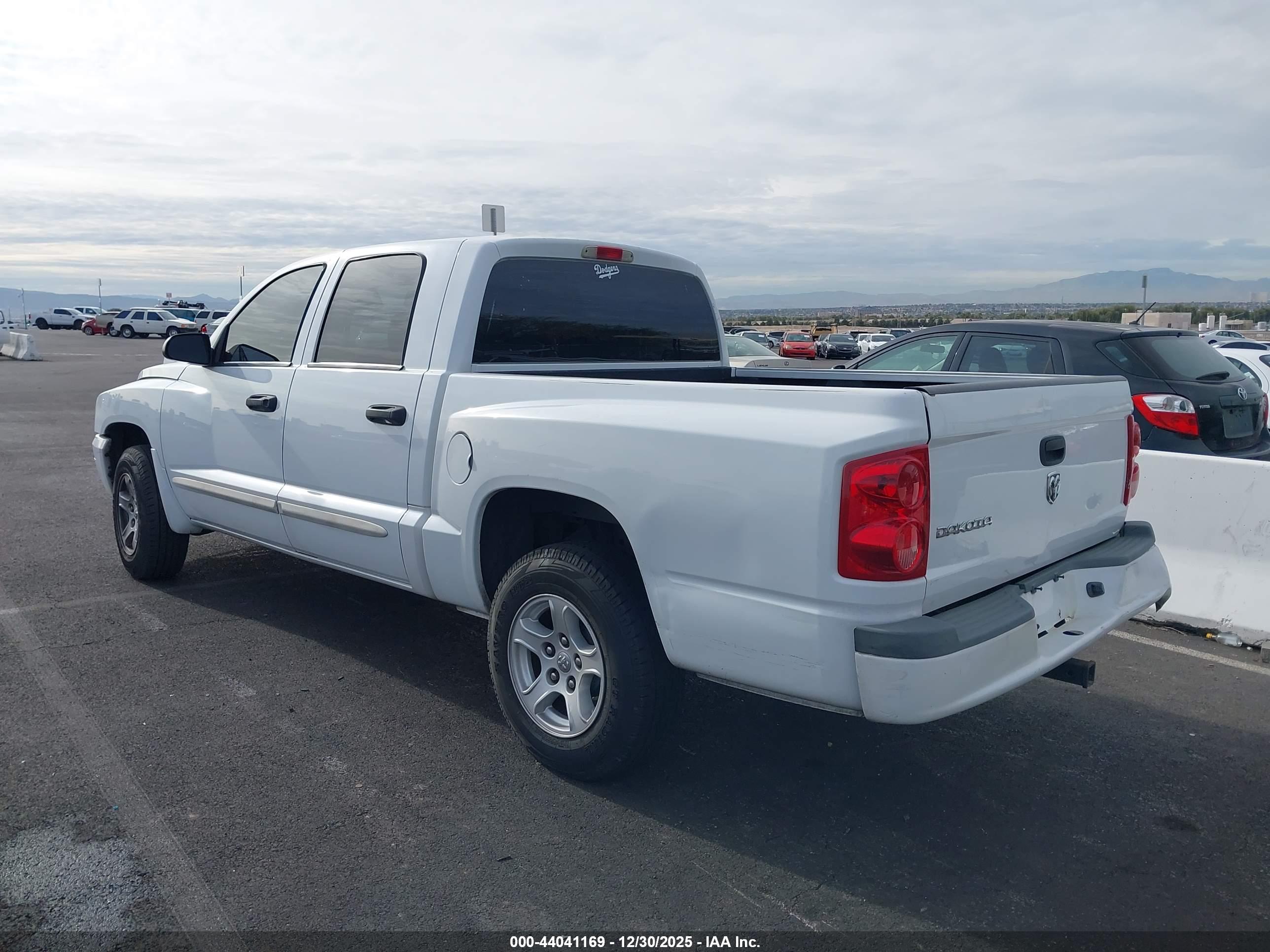 DODGE DAKOTA image 3