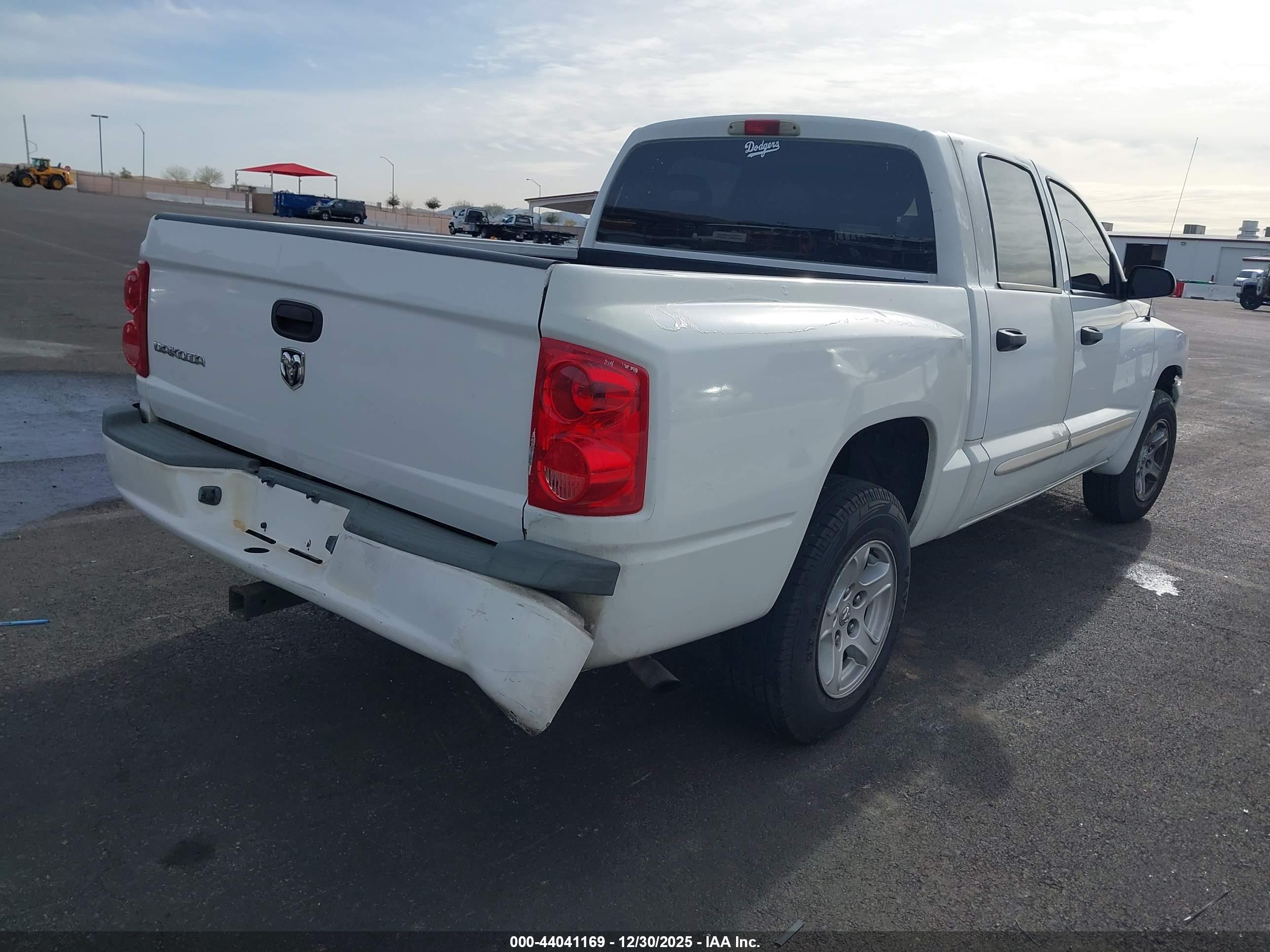 DODGE DAKOTA image 4