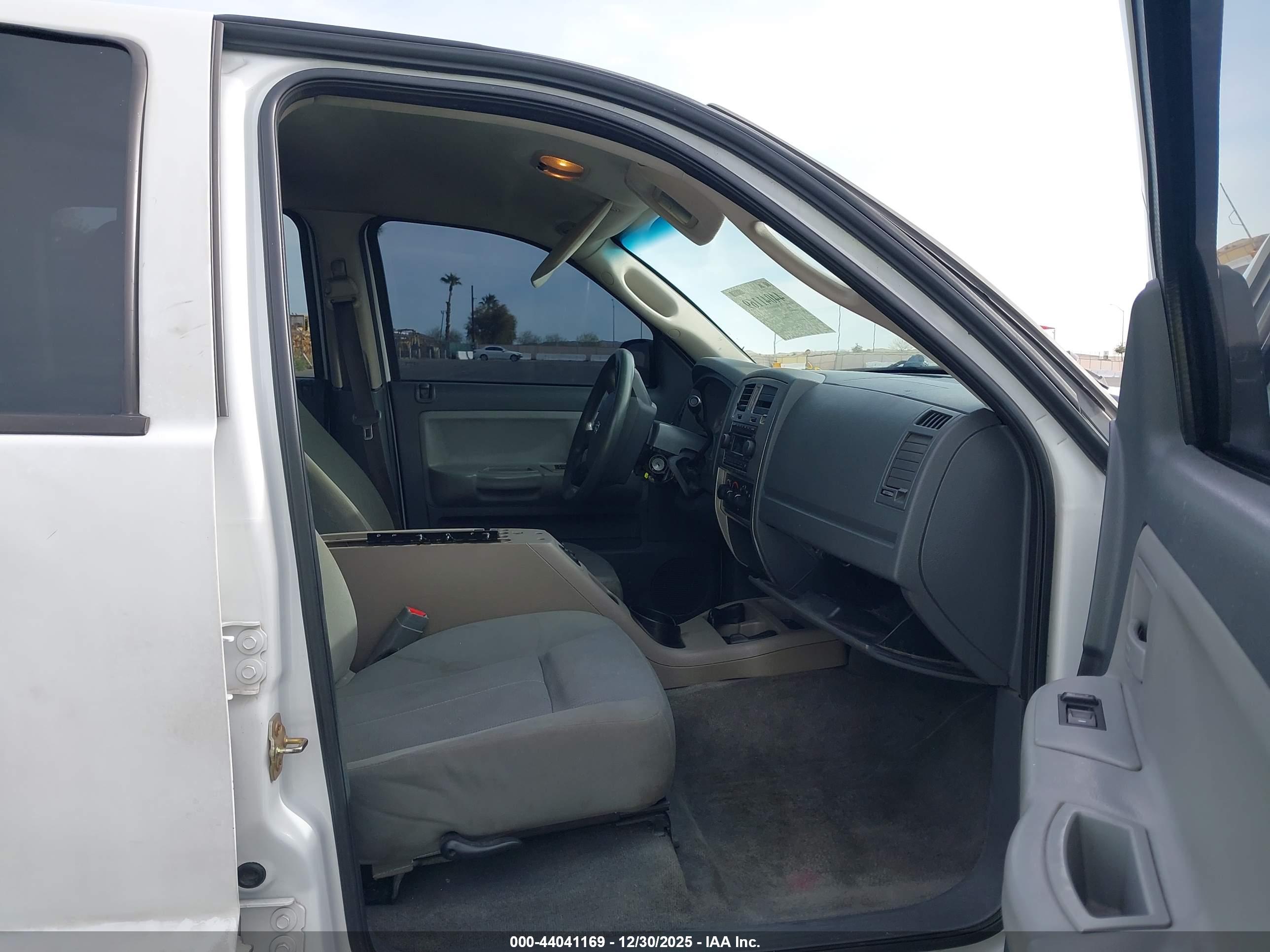 DODGE DAKOTA image 5
