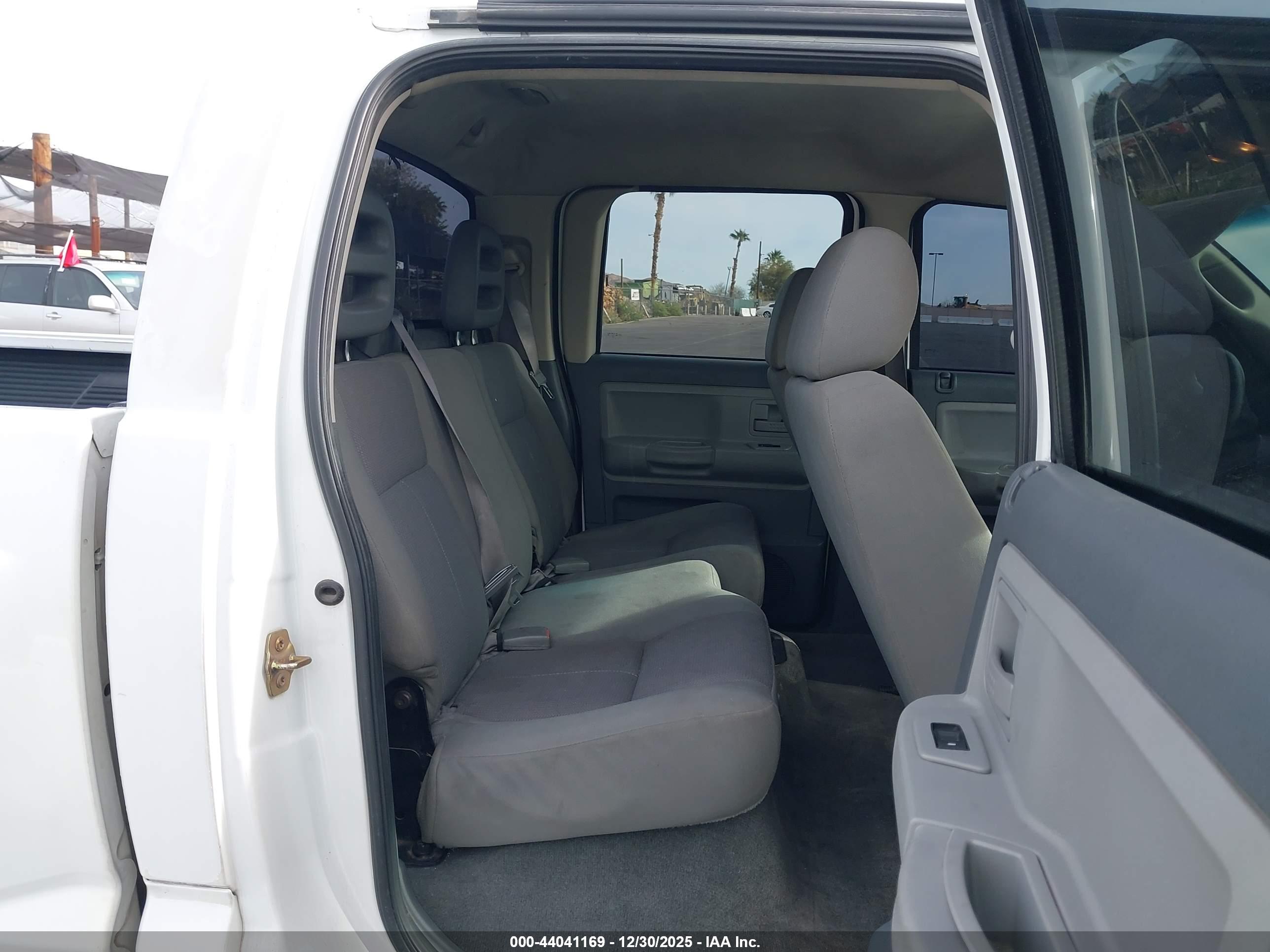 DODGE DAKOTA image 8
