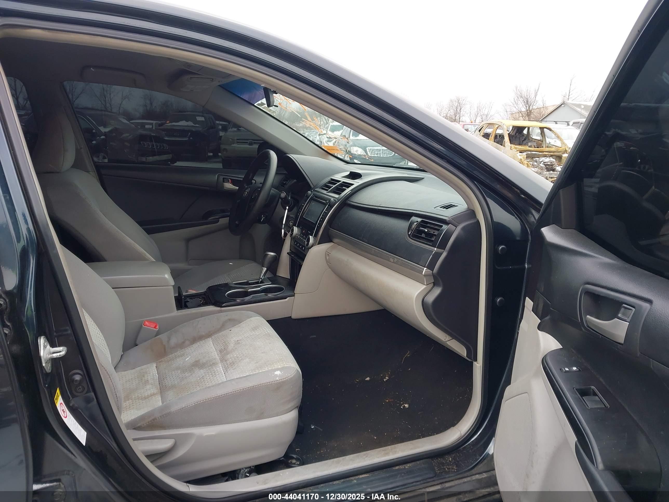 TOYOTA CAMRY image 5