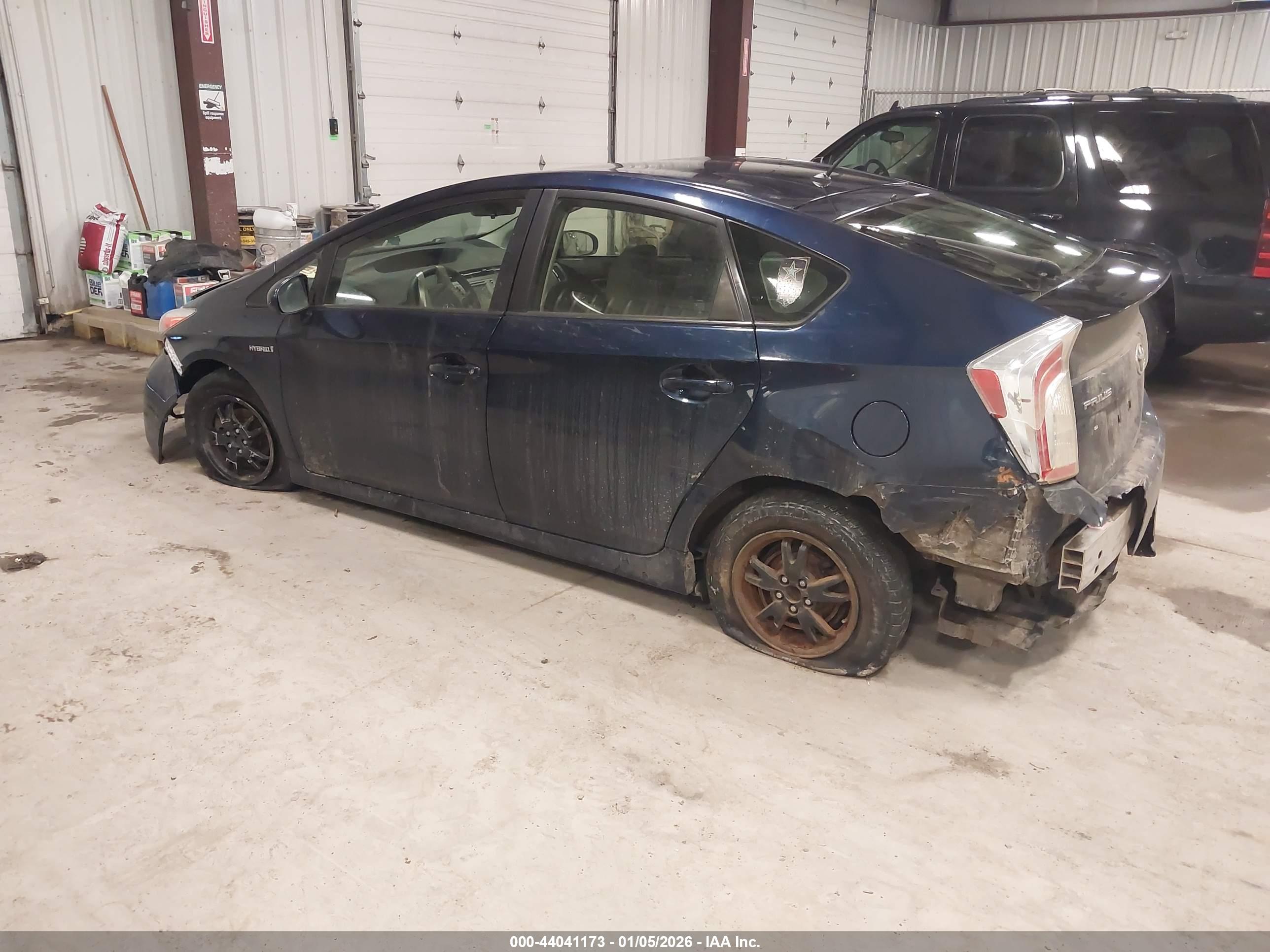 TOYOTA PRIUS image 3