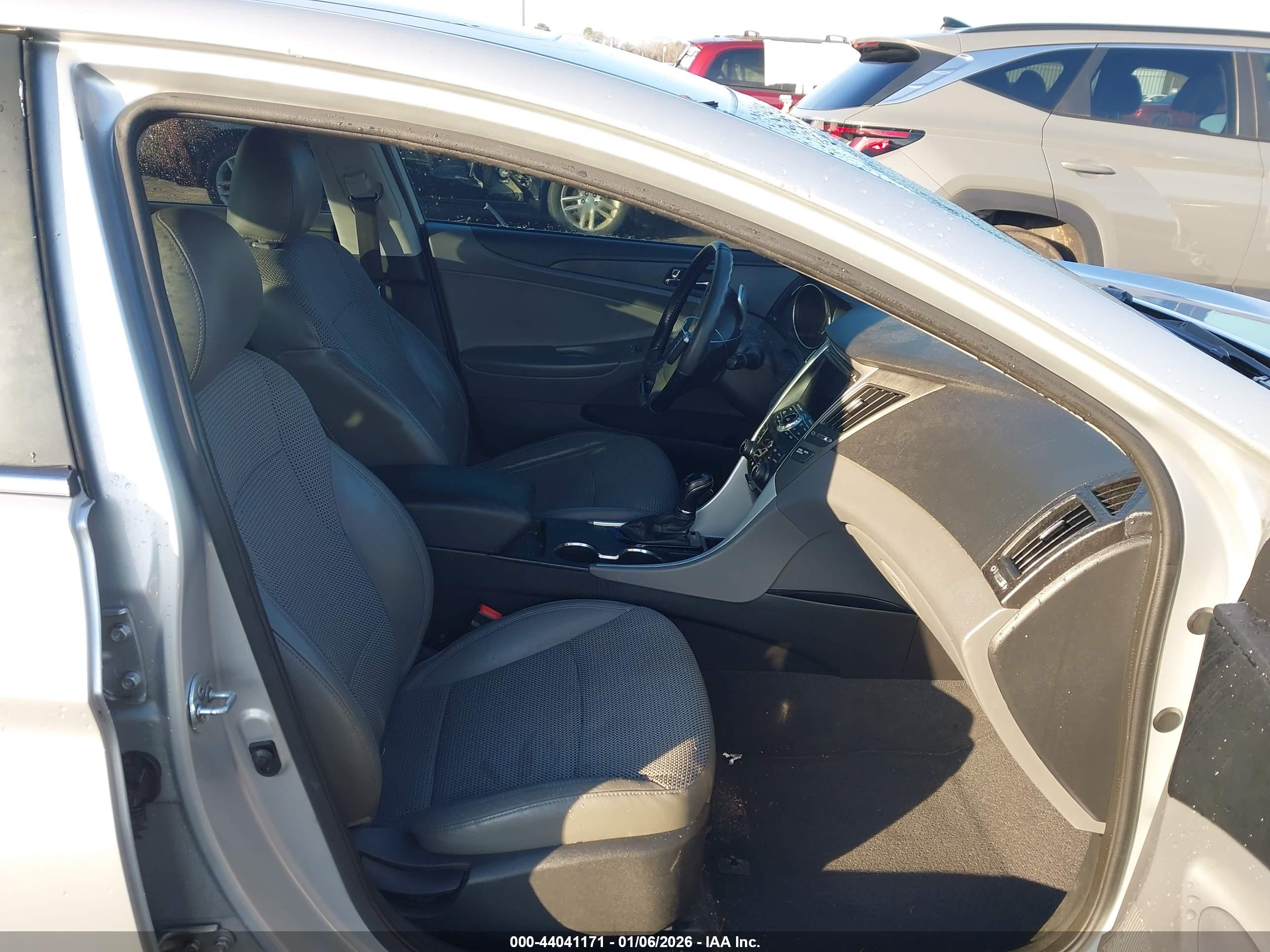 HYUNDAI SONATA image 5