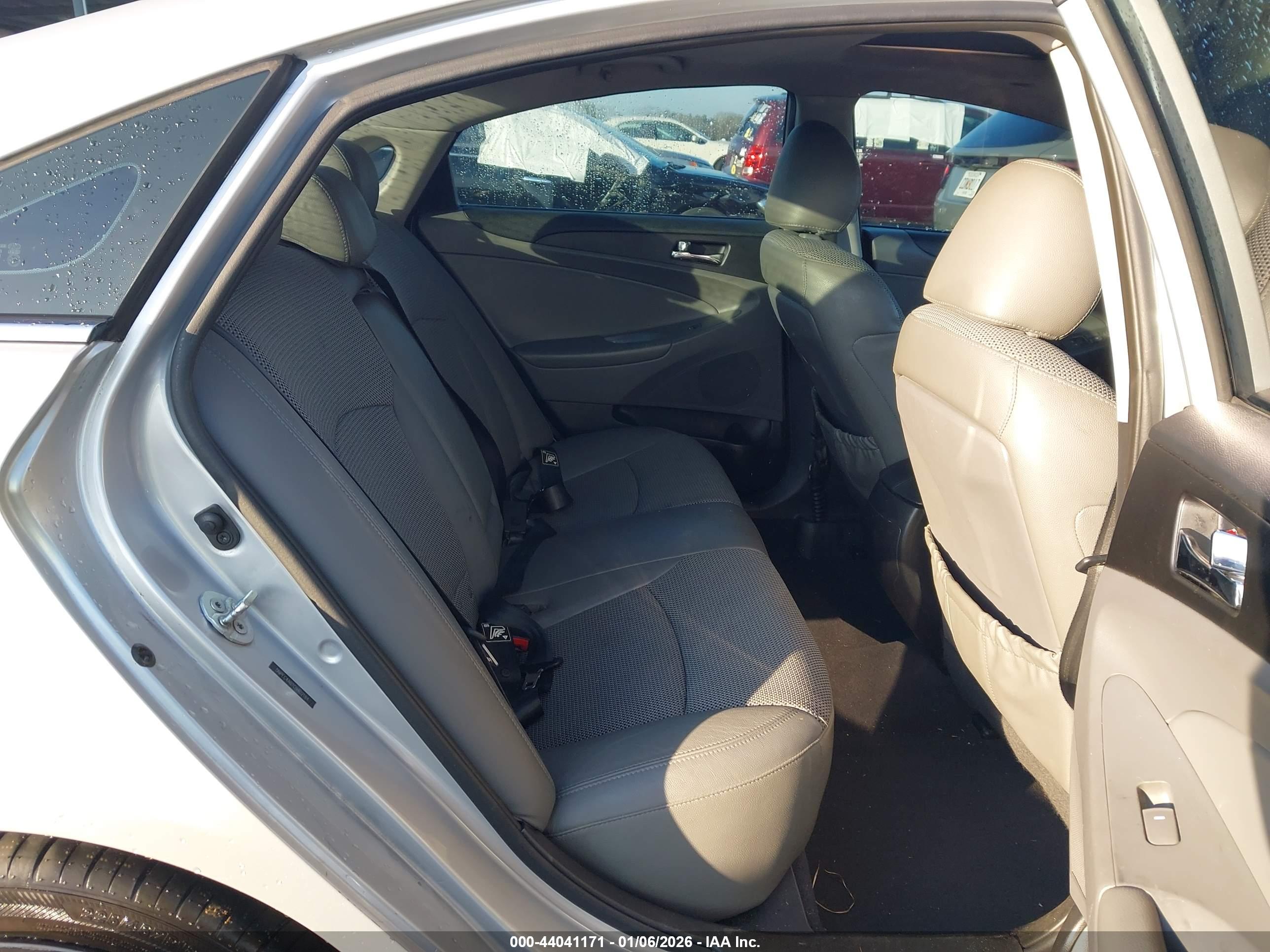 HYUNDAI SONATA image 8