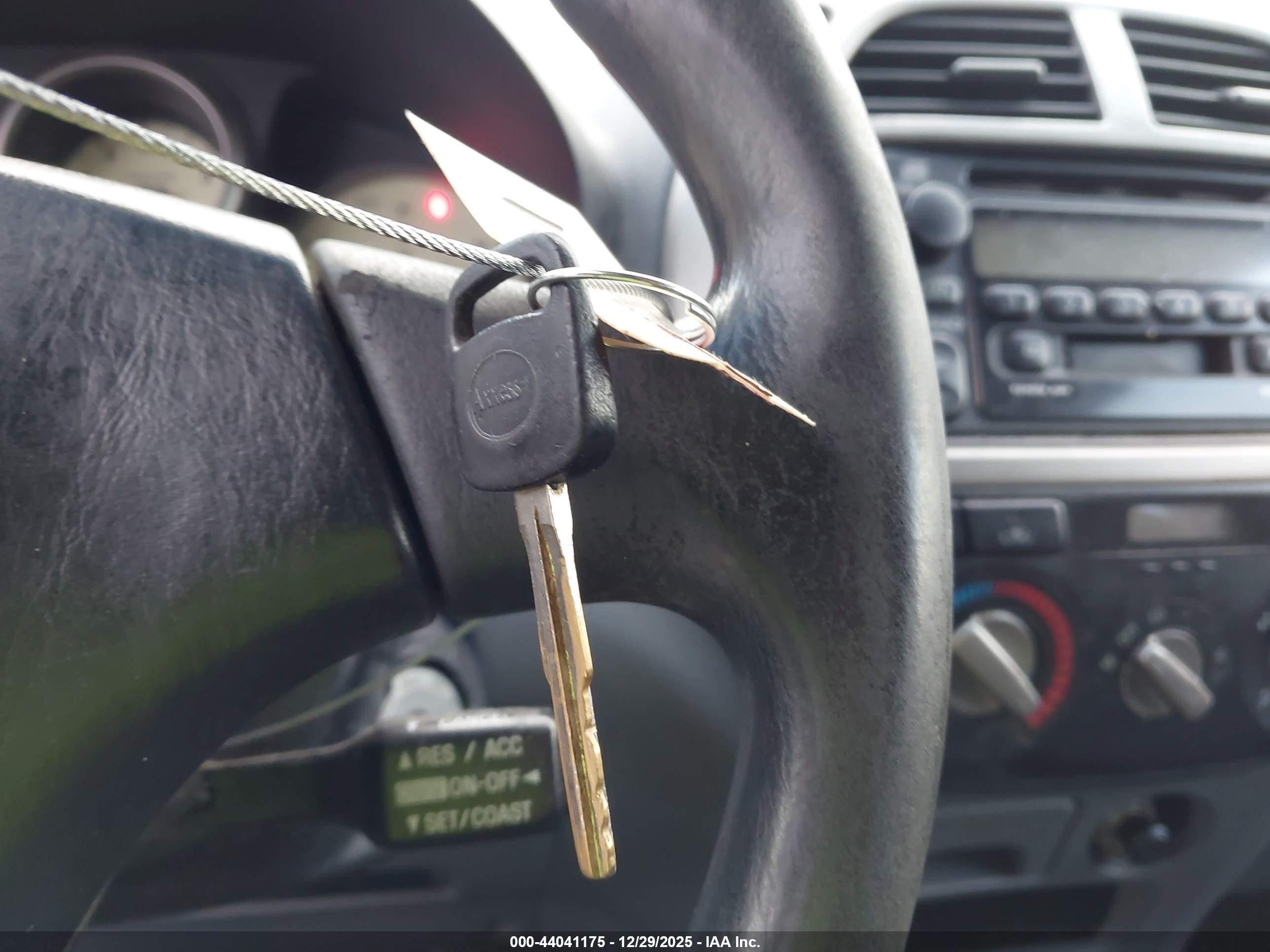 TOYOTA RAV4 image 11