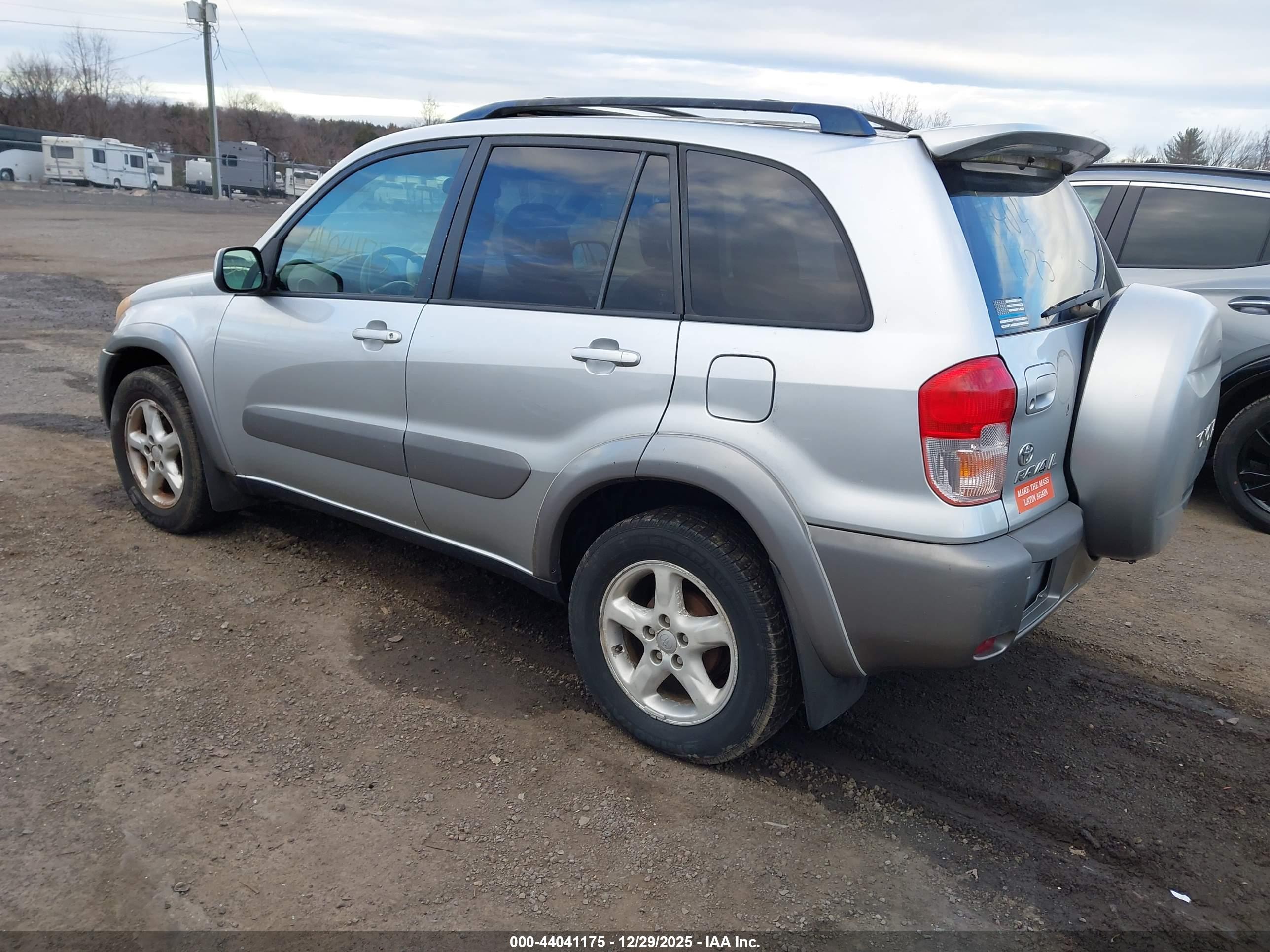 TOYOTA RAV4 image 3
