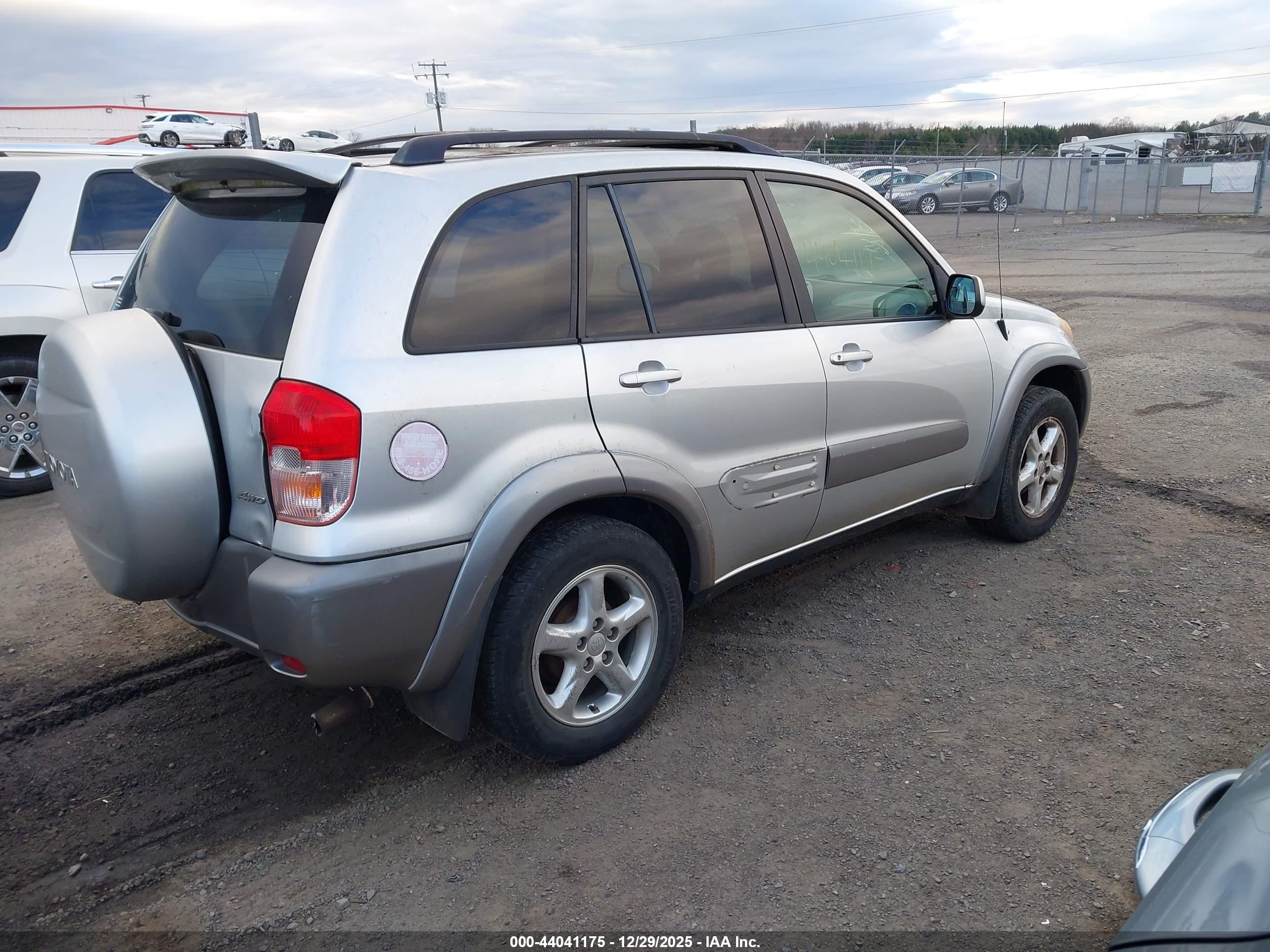 TOYOTA RAV4 image 4