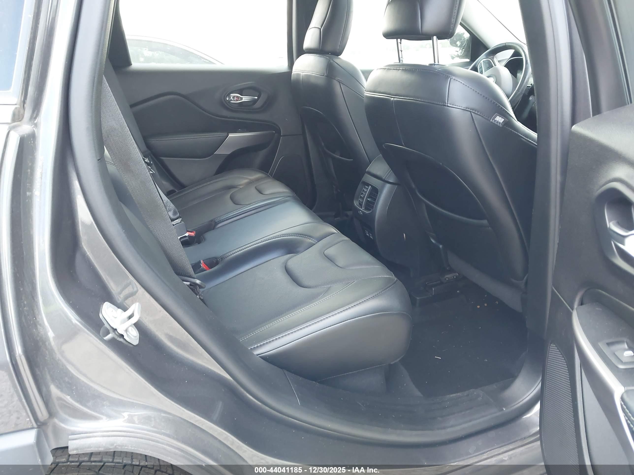 JEEP CHEROKEE image 8