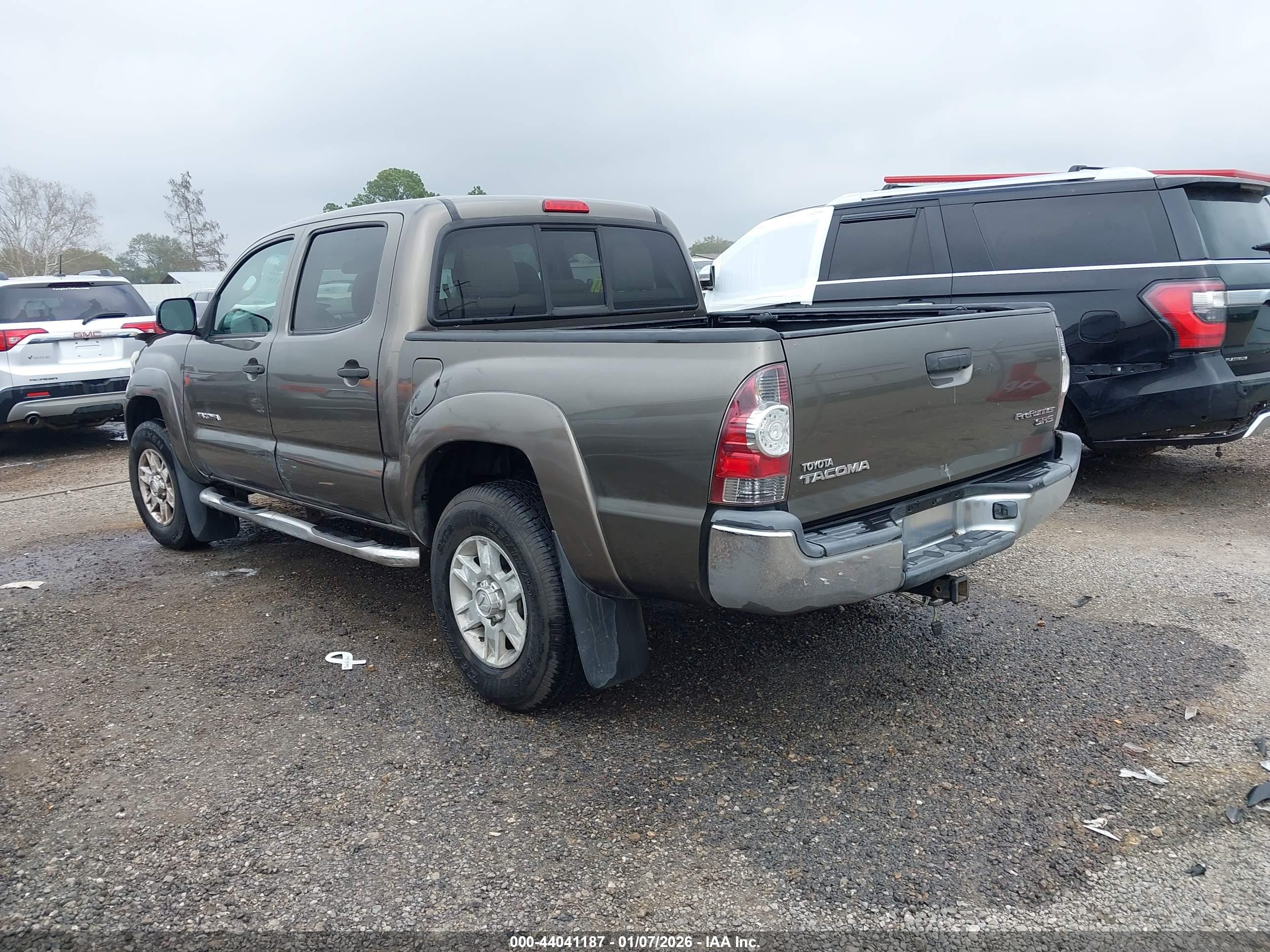 TOYOTA TACOMA image 3
