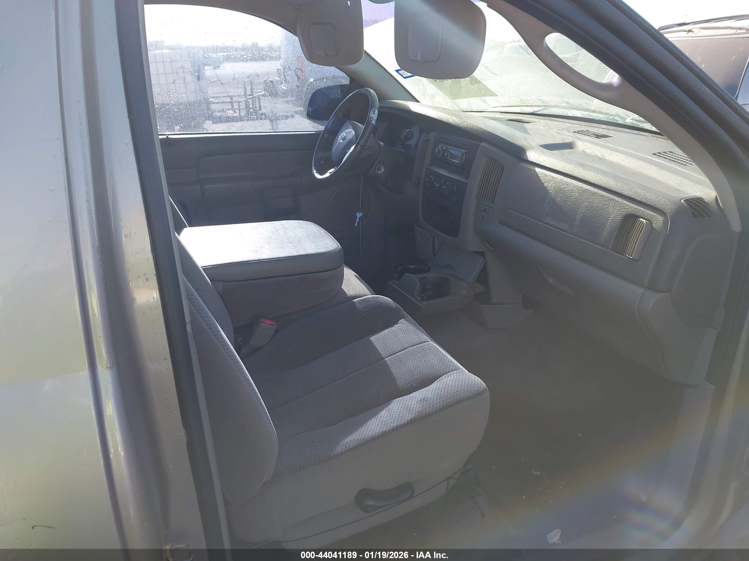 DODGE RAM image 5