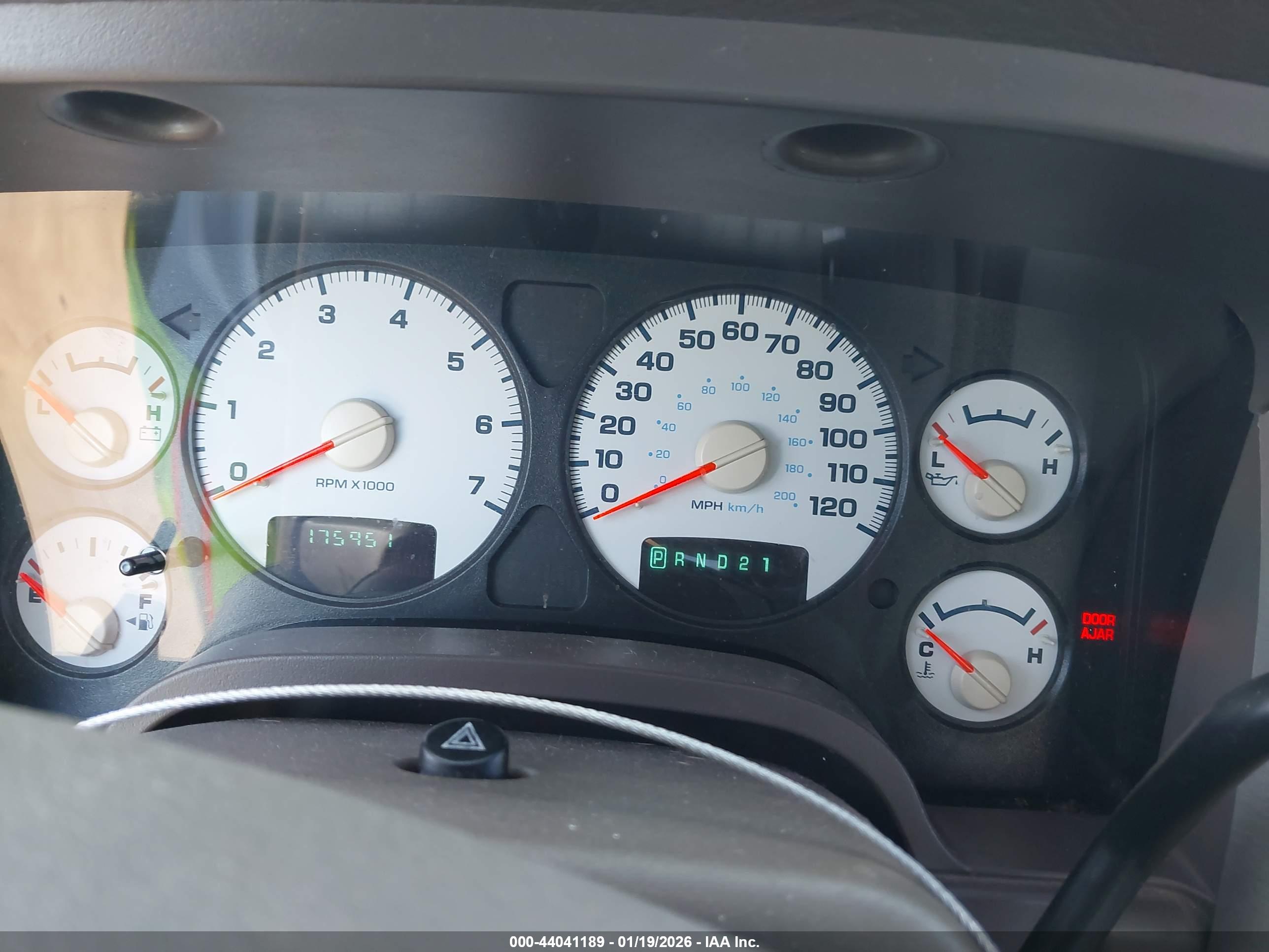 DODGE RAM image 7