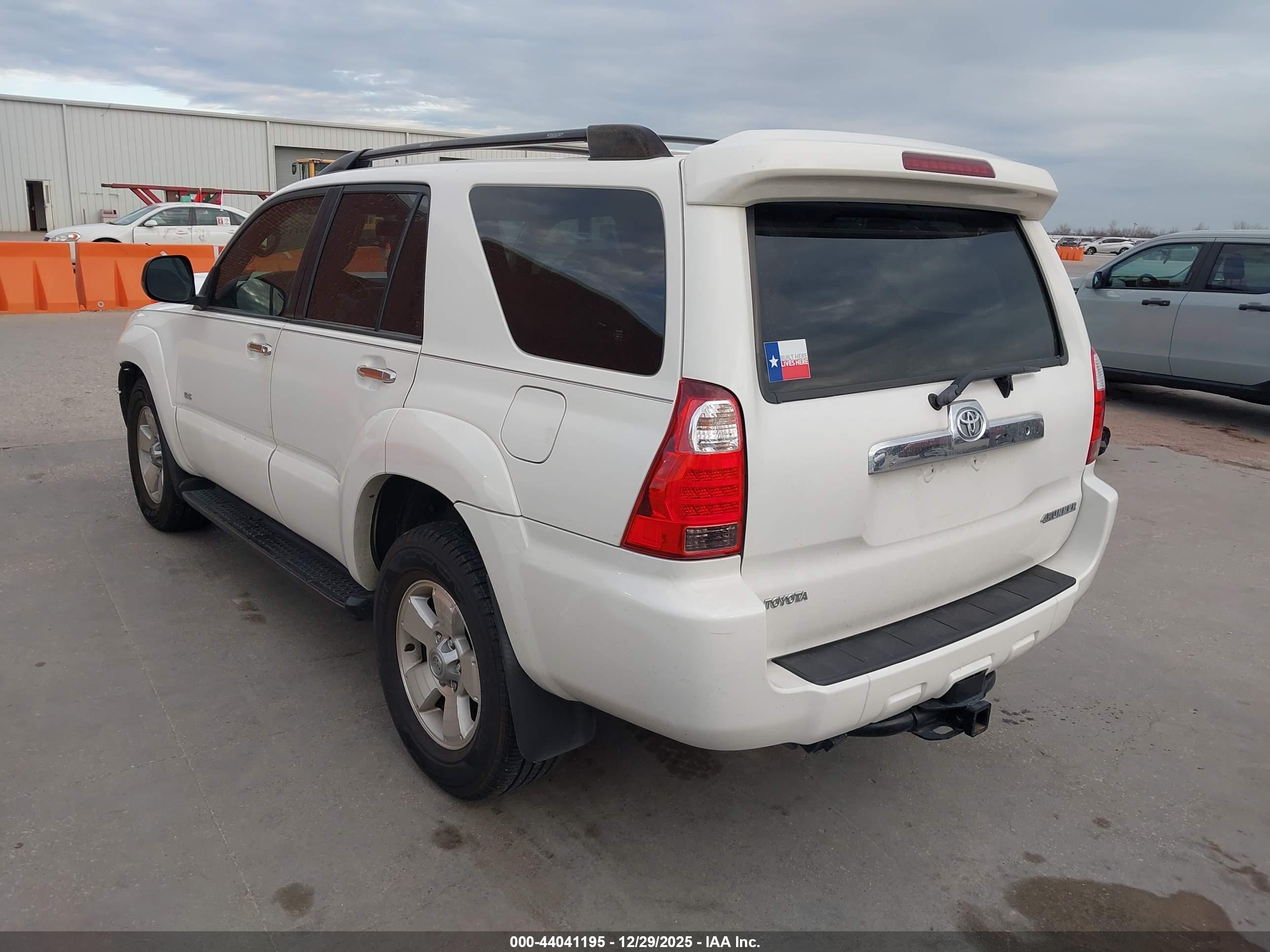 TOYOTA 4RUNNER image 3