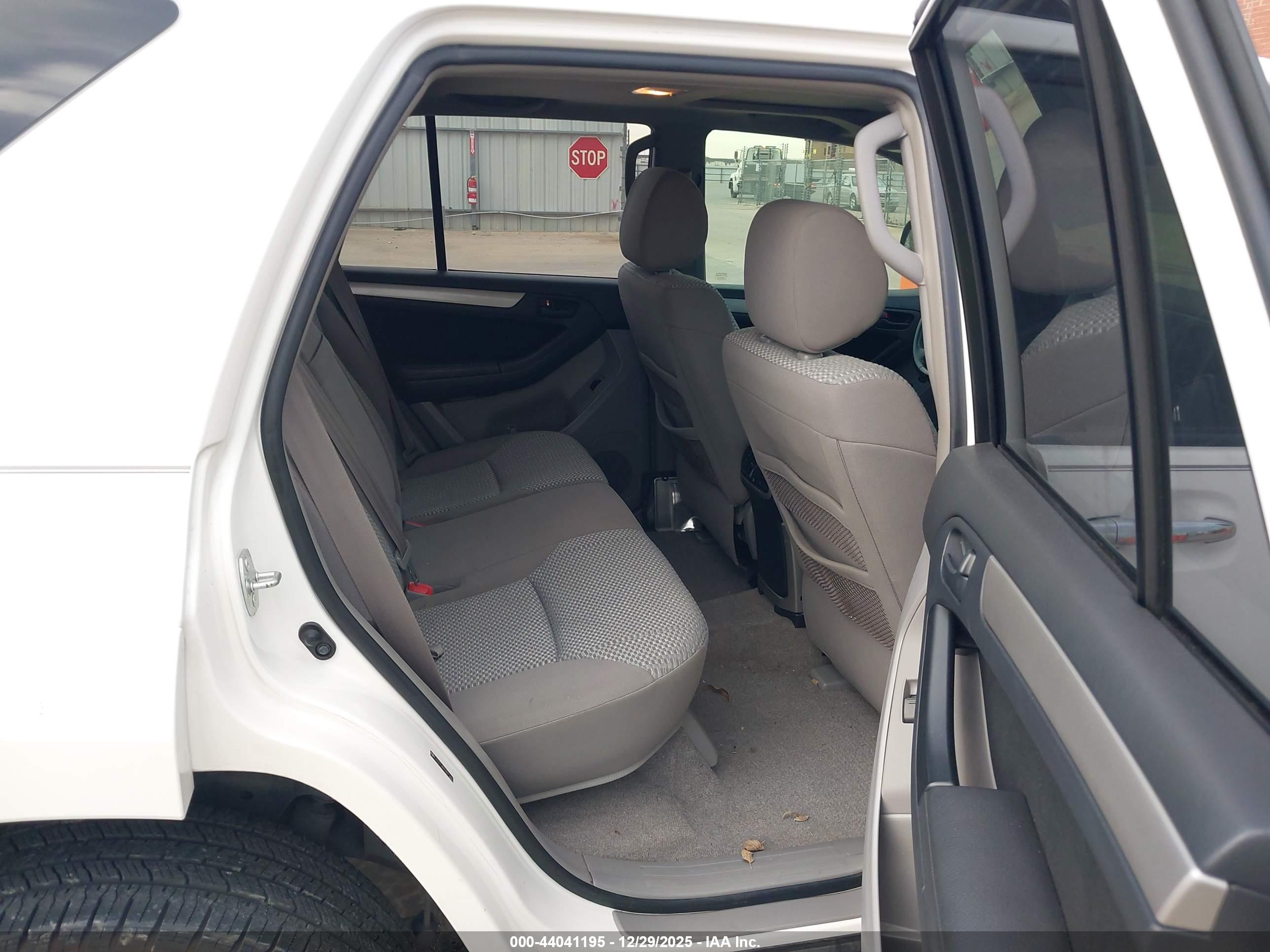 TOYOTA 4RUNNER image 8