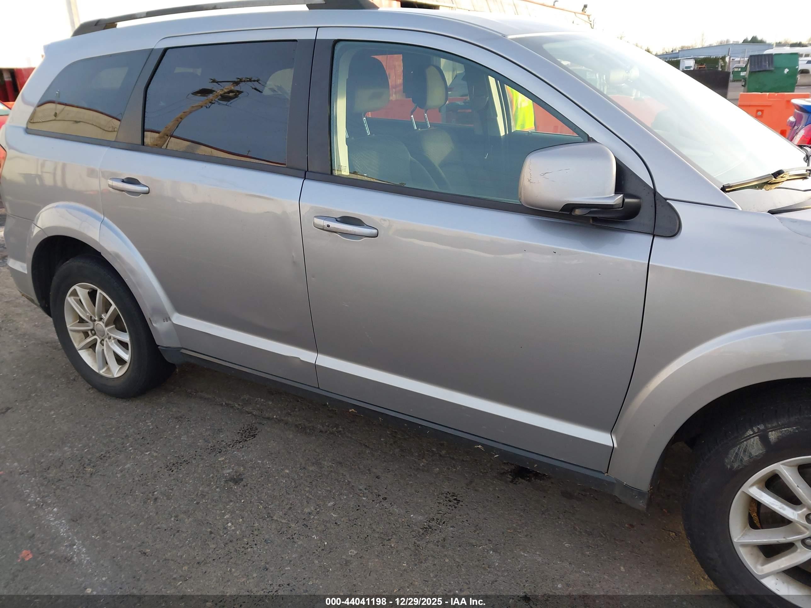 DODGE JOURNEY image 6