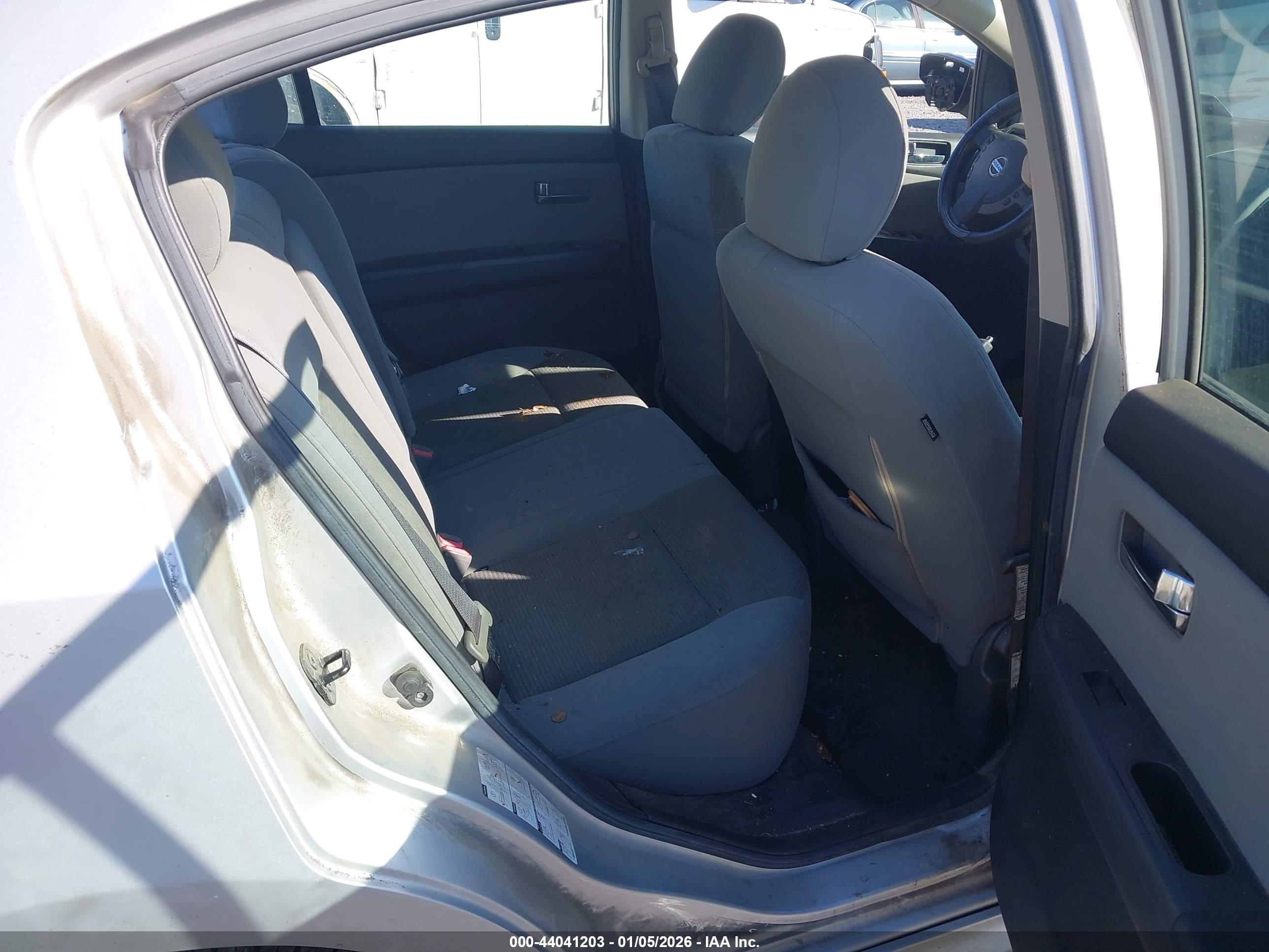 NISSAN SENTRA image 8