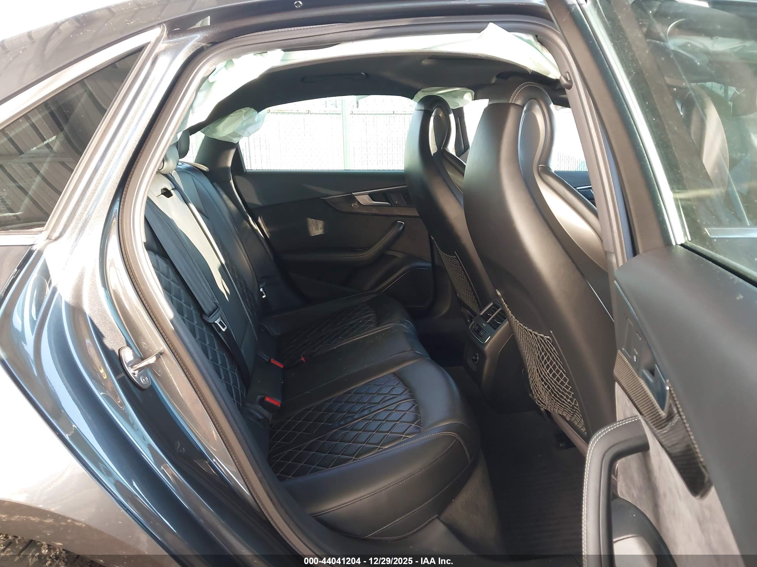 AUDI S4 image 8