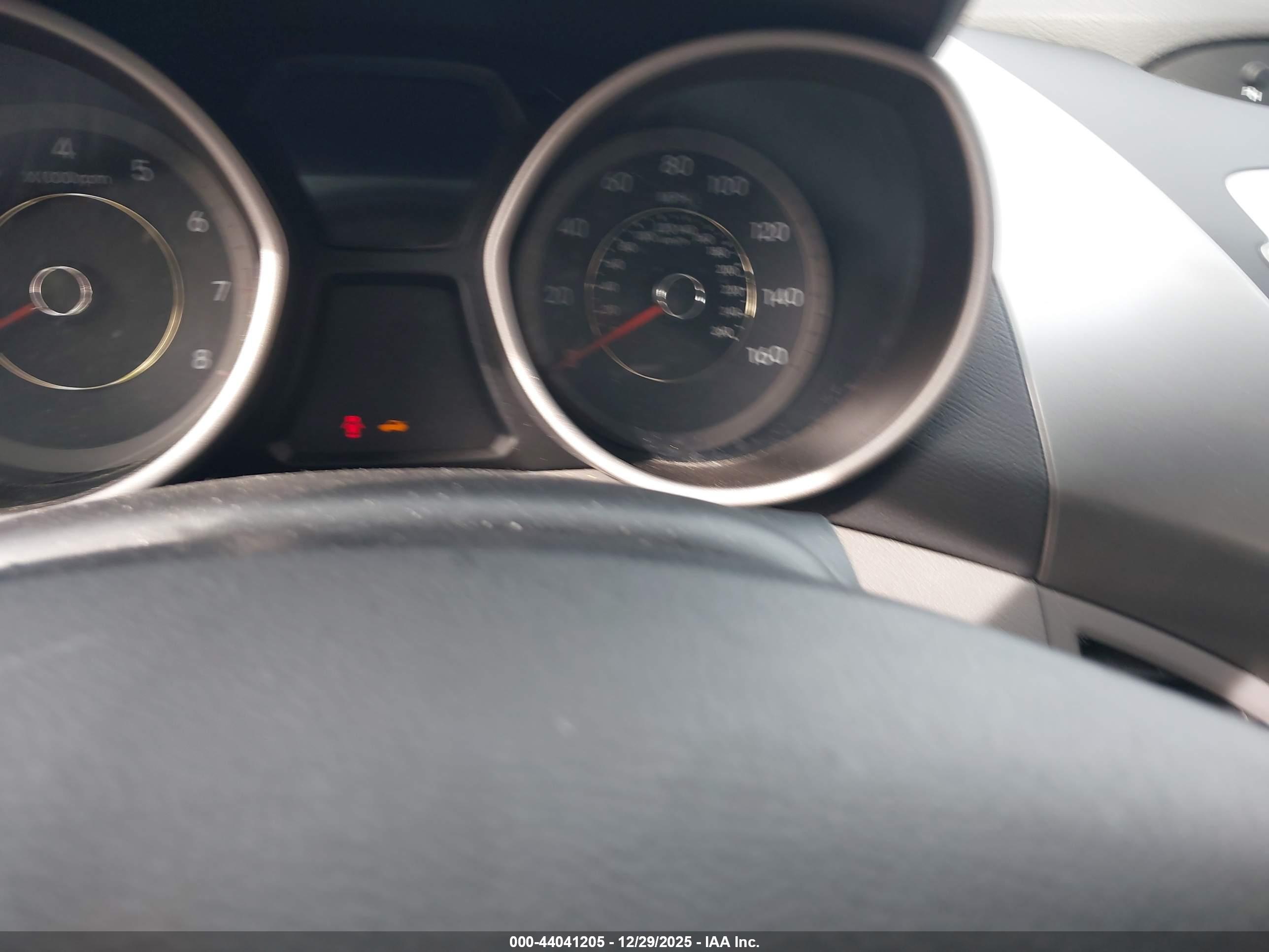 HYUNDAI ELANTRA image 7