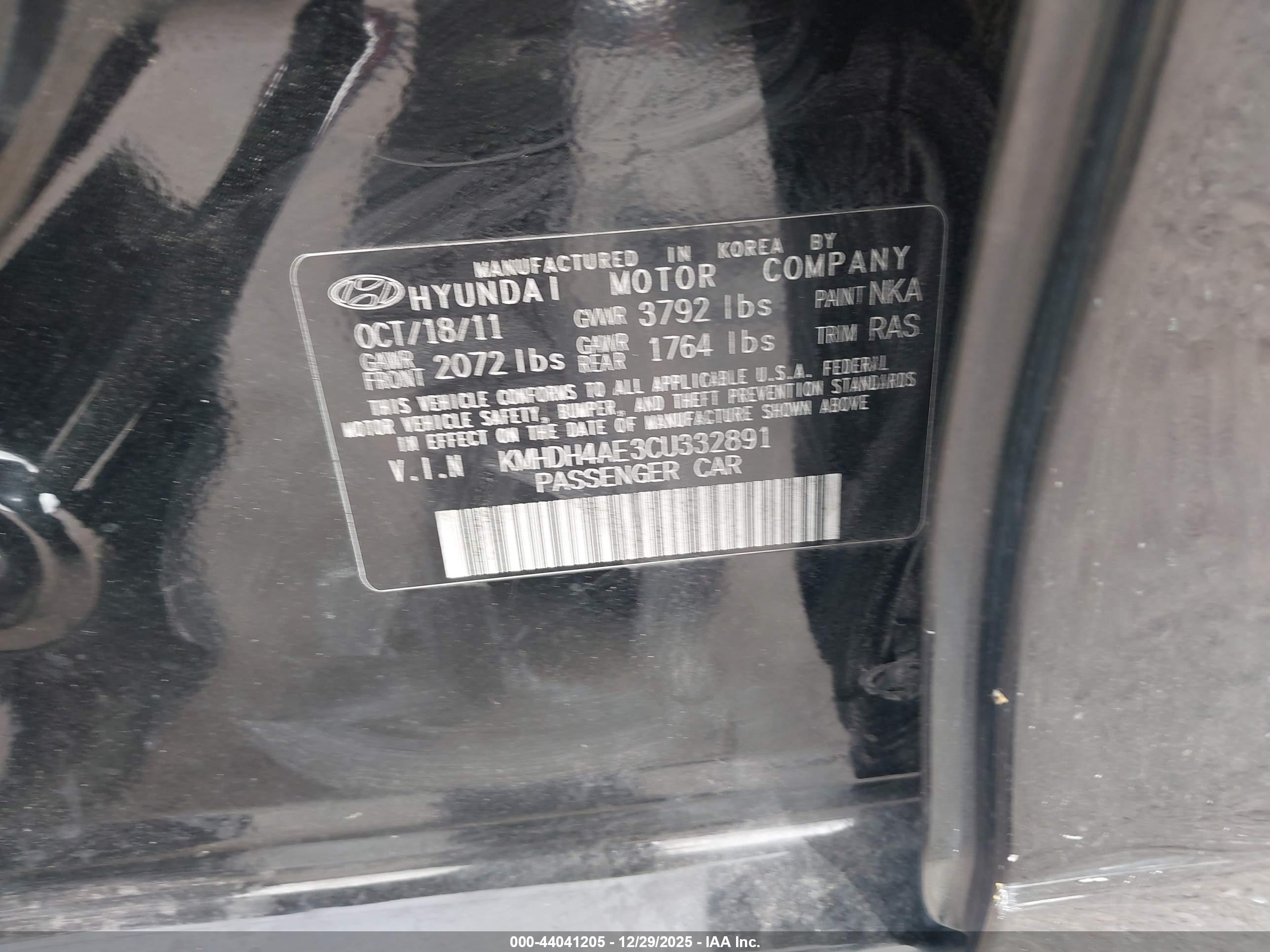 HYUNDAI ELANTRA image 9