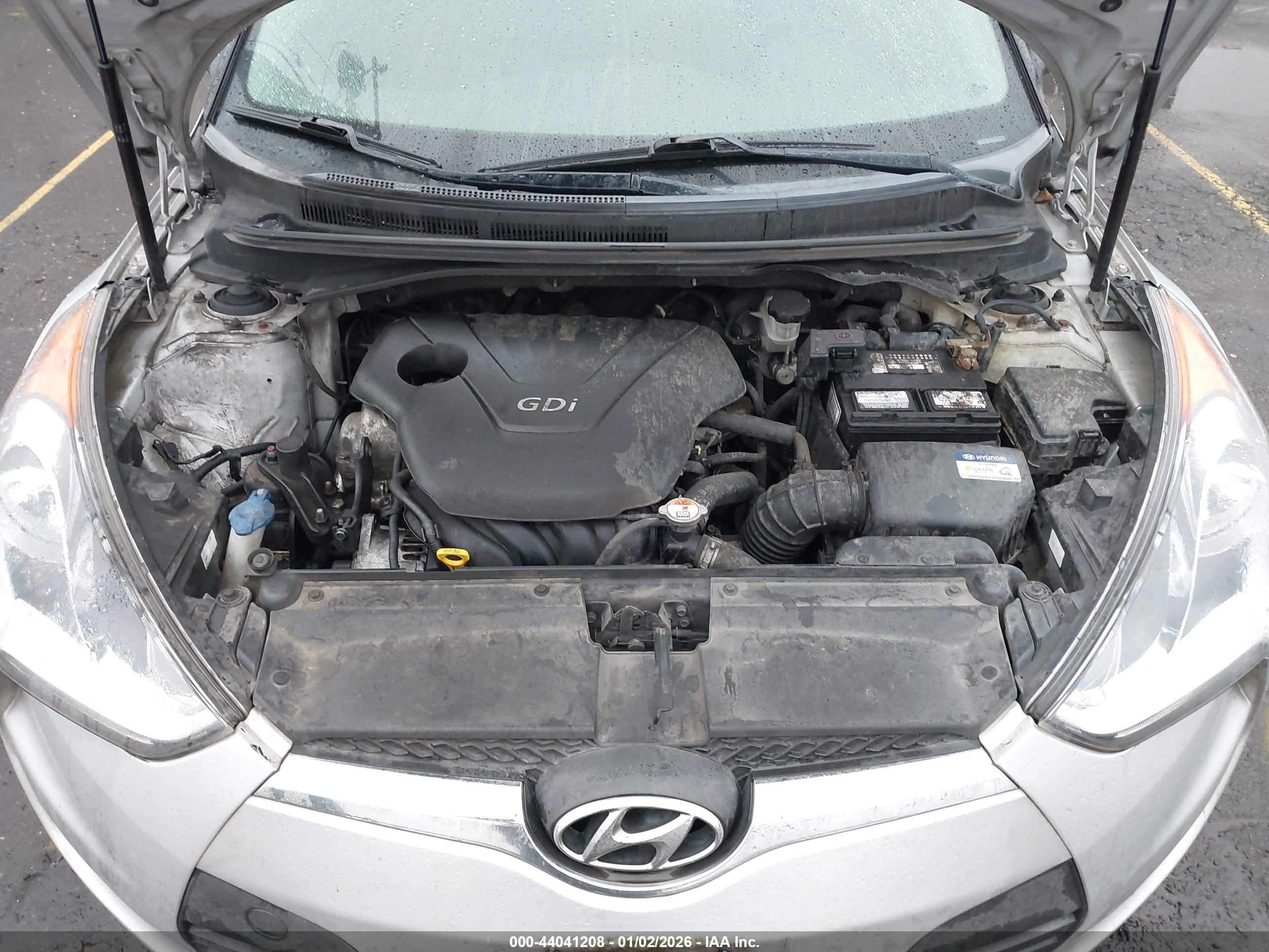 HYUNDAI VELOSTER image 10