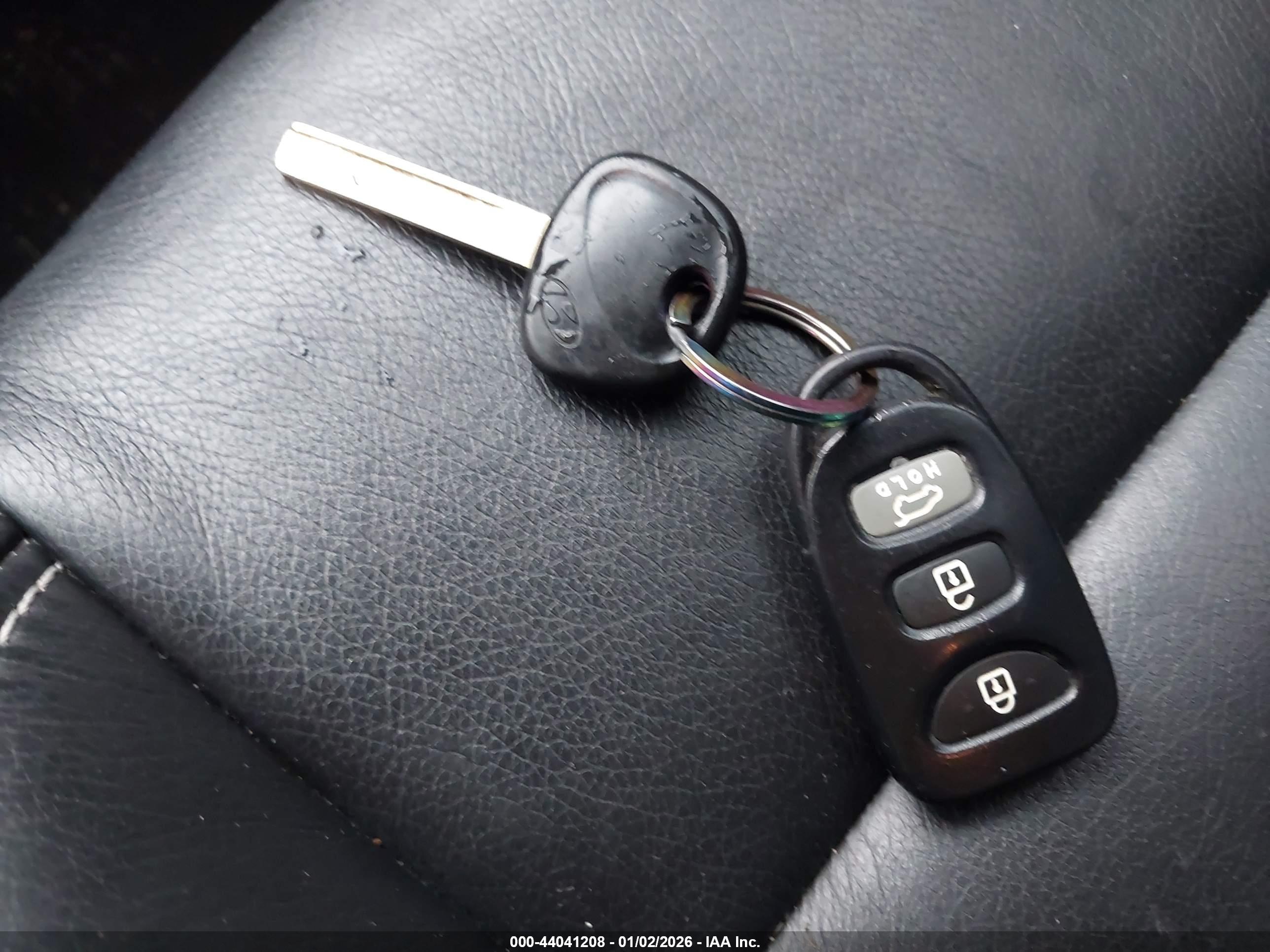 HYUNDAI VELOSTER image 11