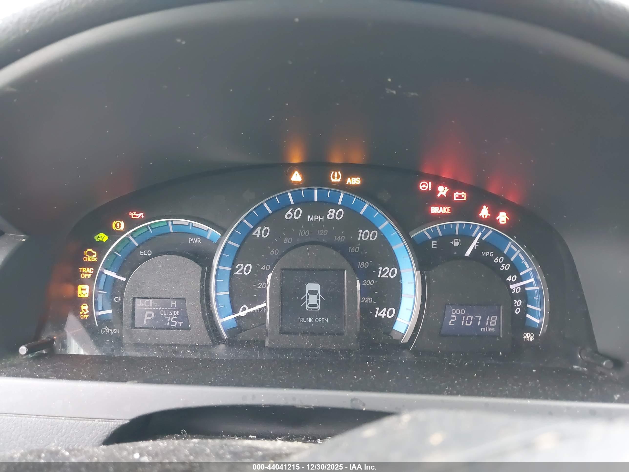 TOYOTA CAMRY image 7