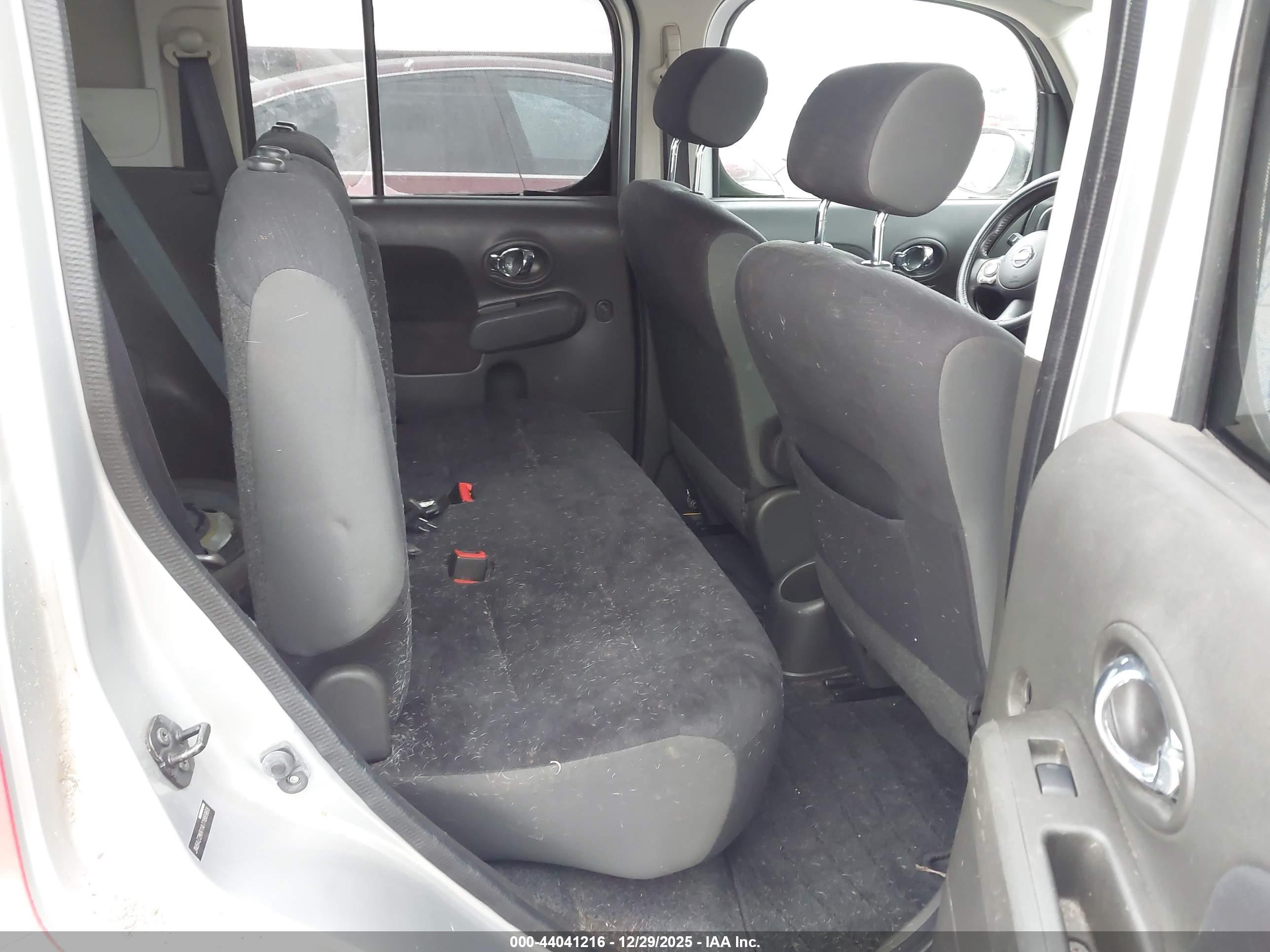 NISSAN CUBE image 8