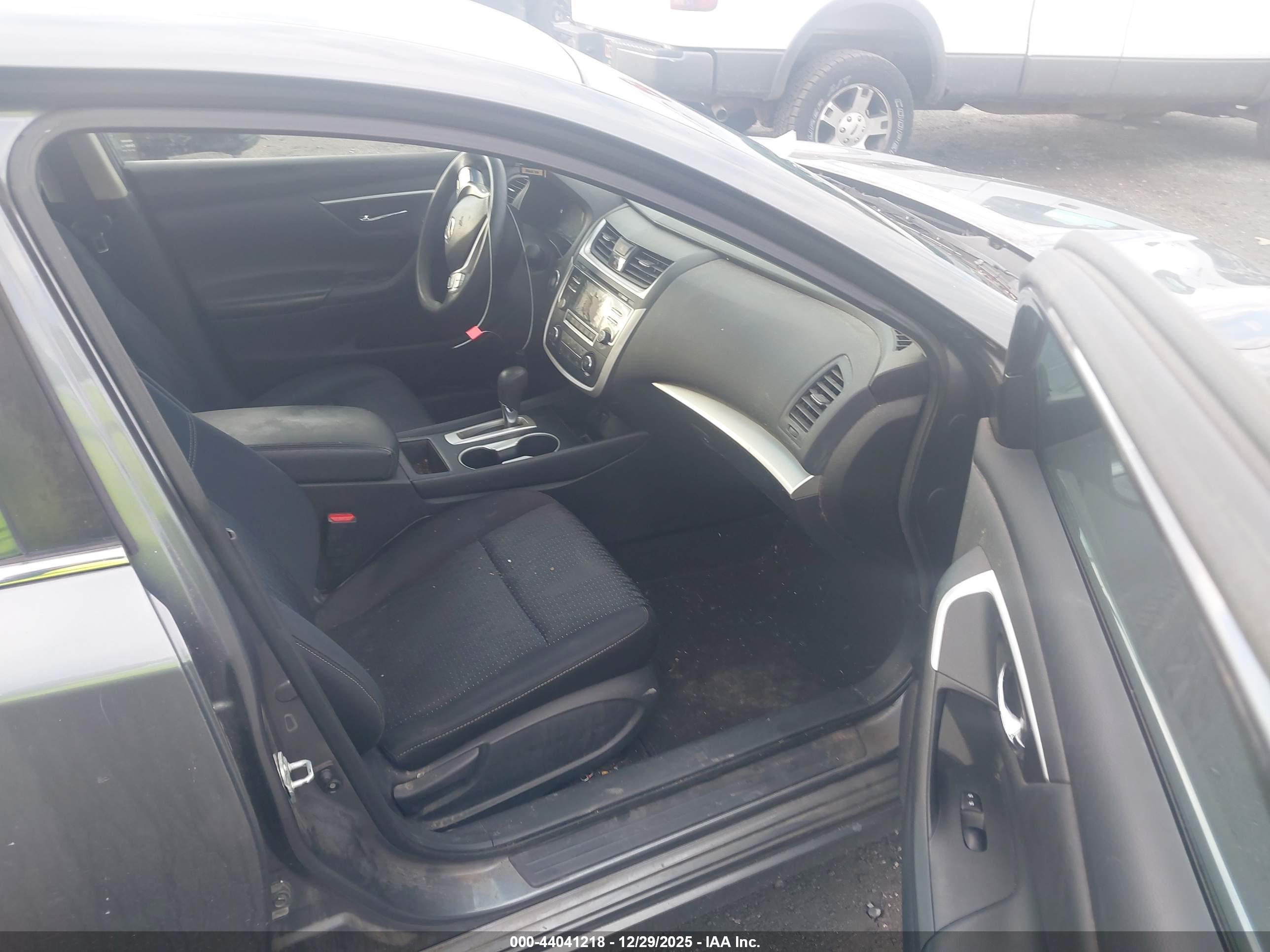 NISSAN ALTIMA image 5