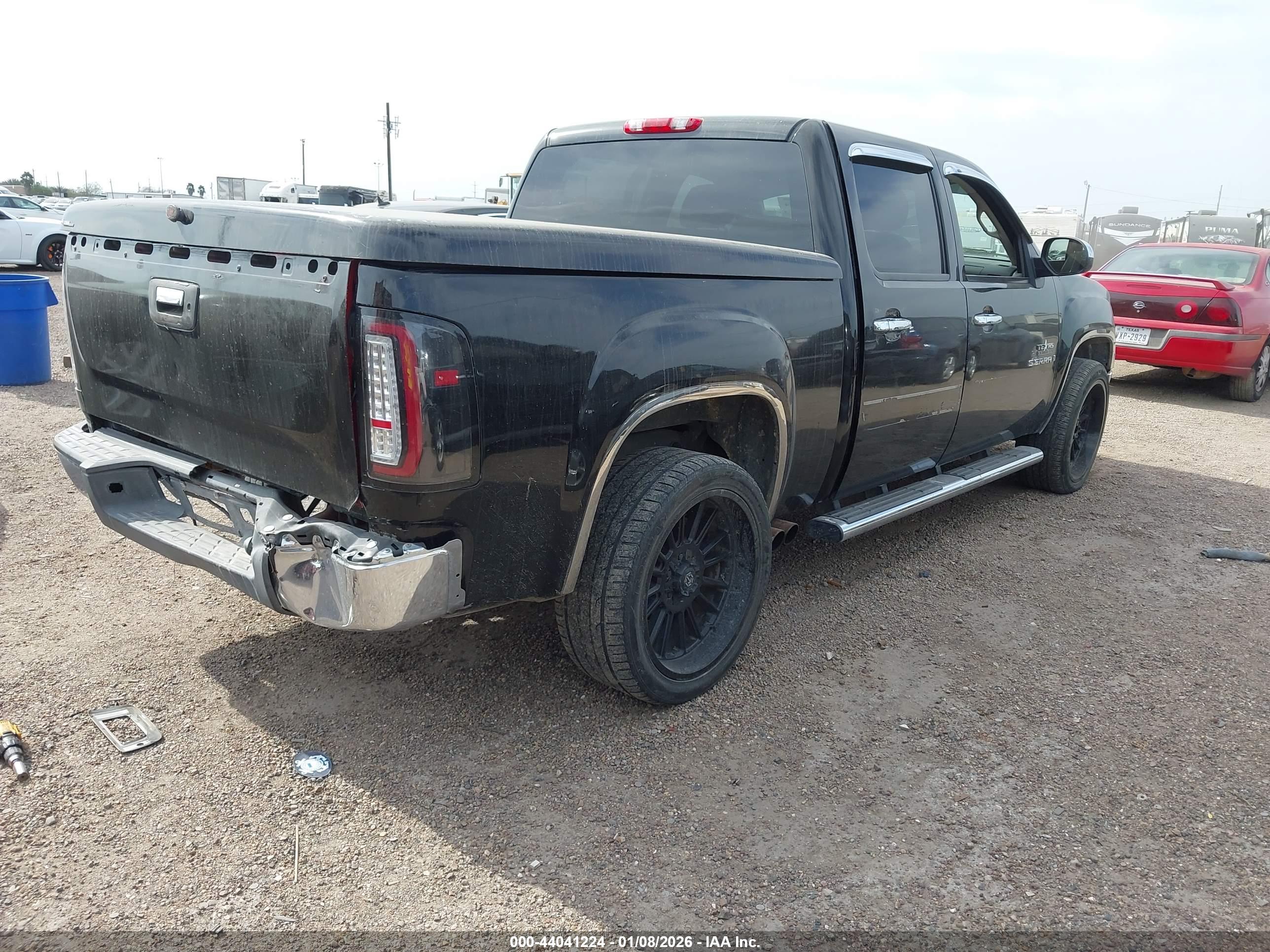 GMC SIERRA image 4