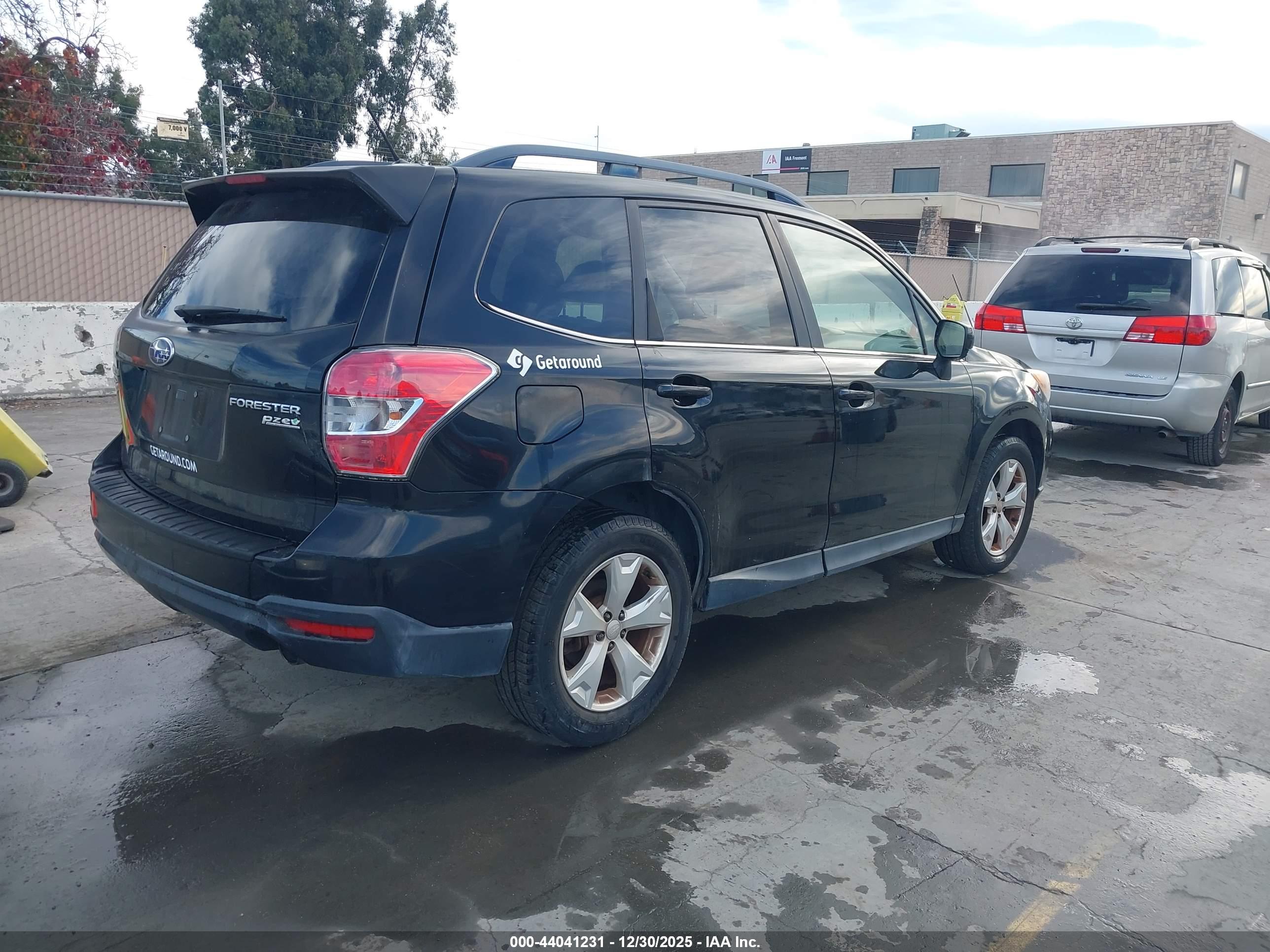 SUBARU FORESTER image 4