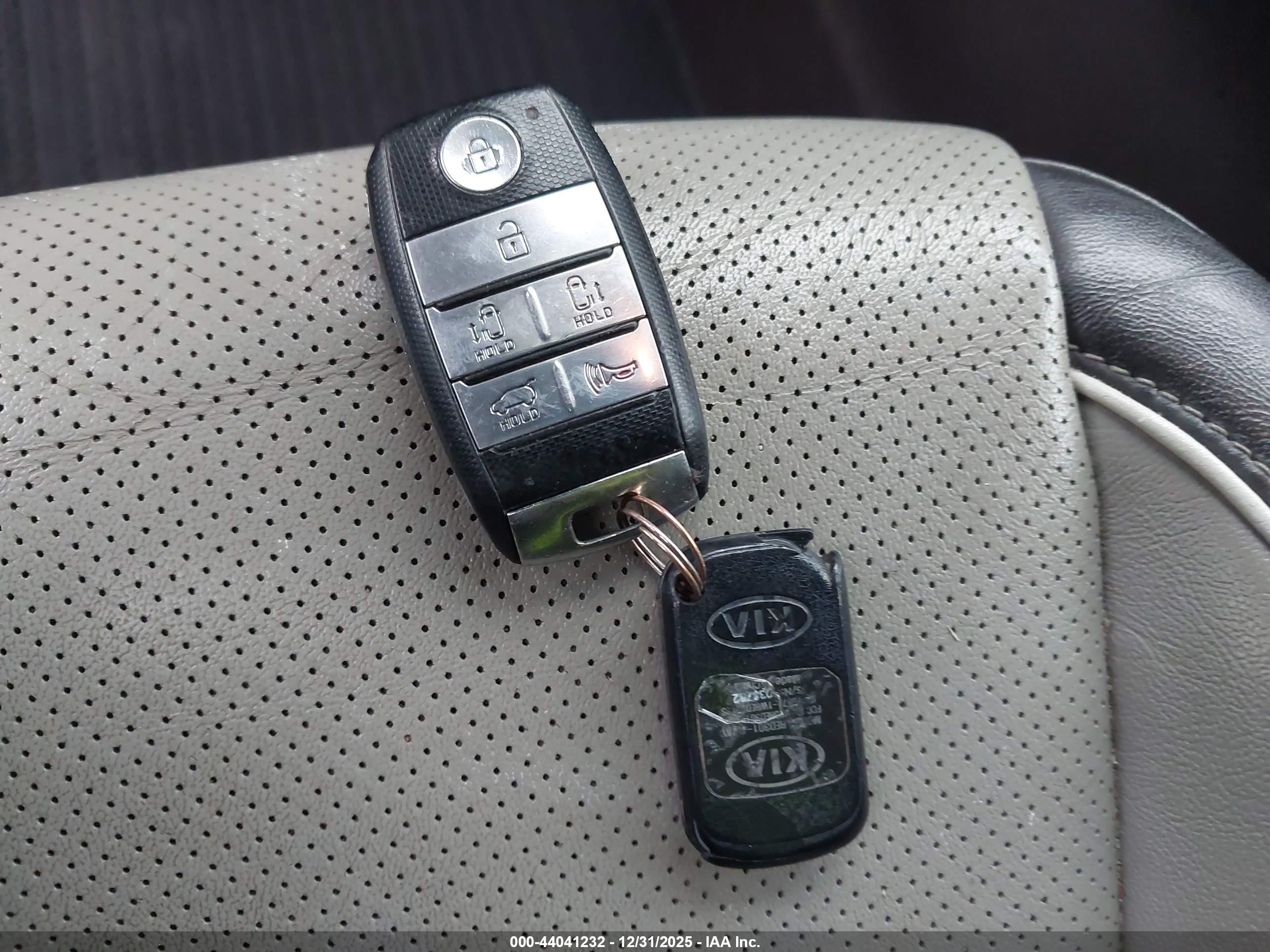 KIA SEDONA image 11