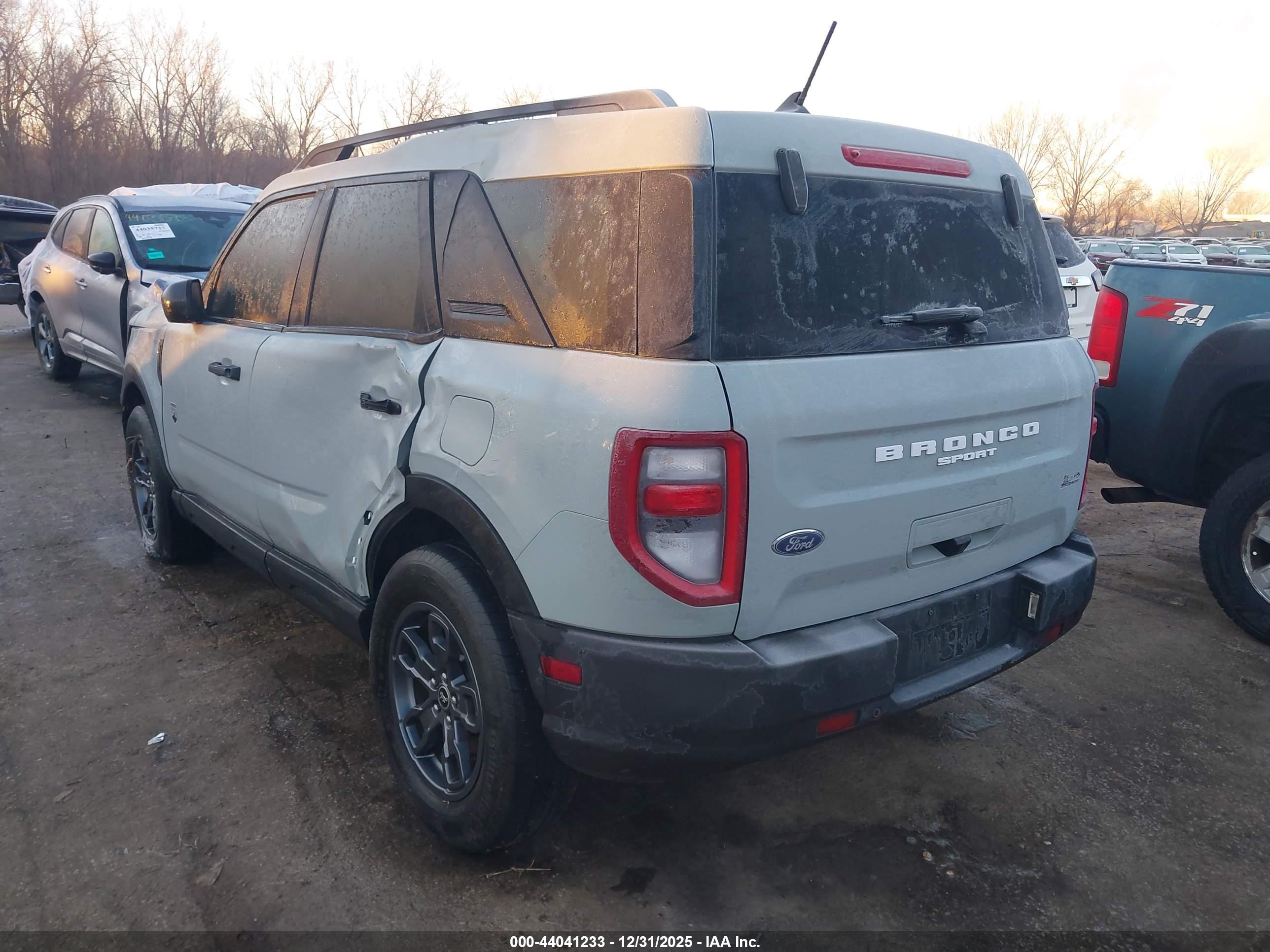 FORD BRONCO image 3