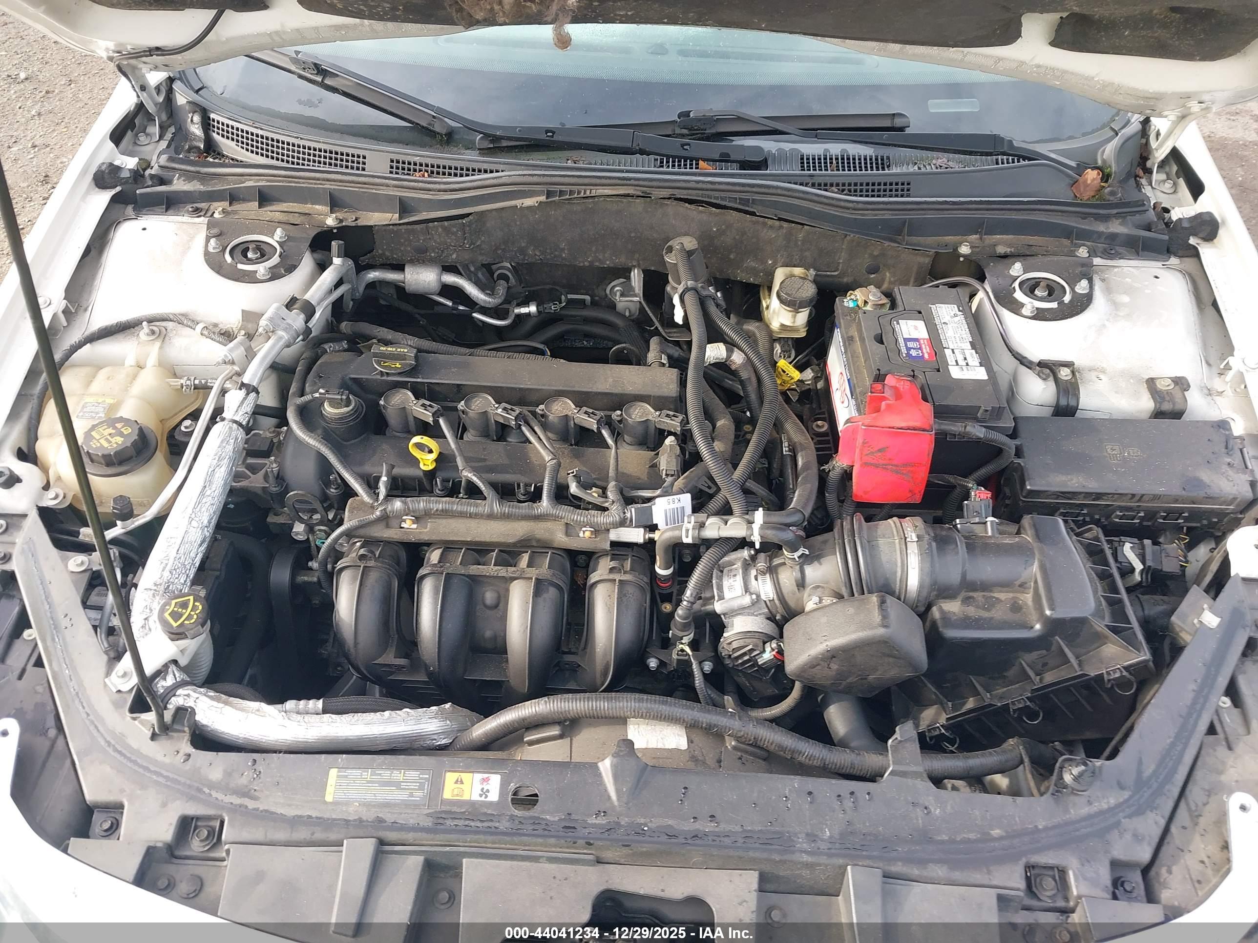 FORD FUSION image 10