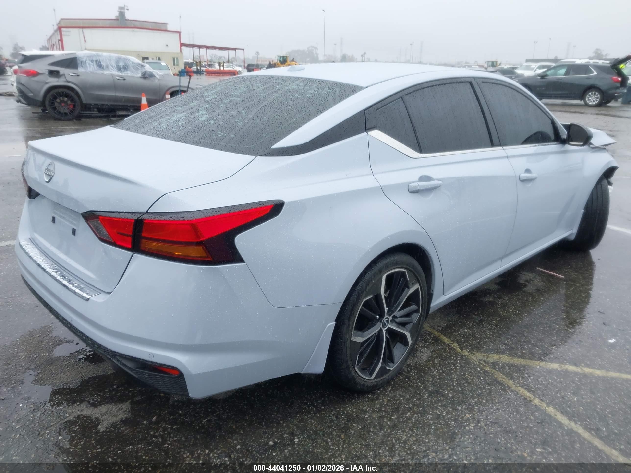 NISSAN ALTIMA image 4