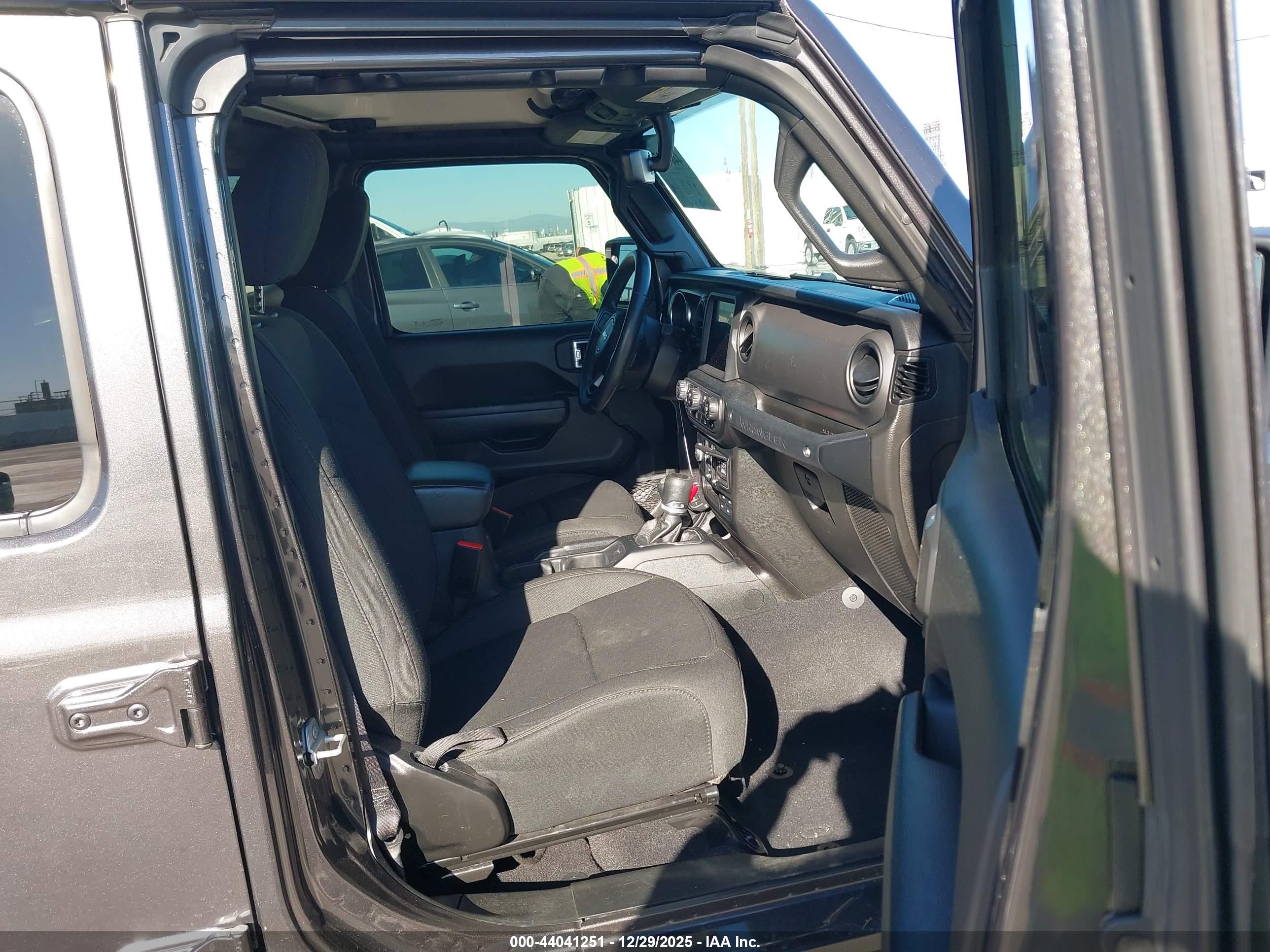 JEEP WRANGLER image 5