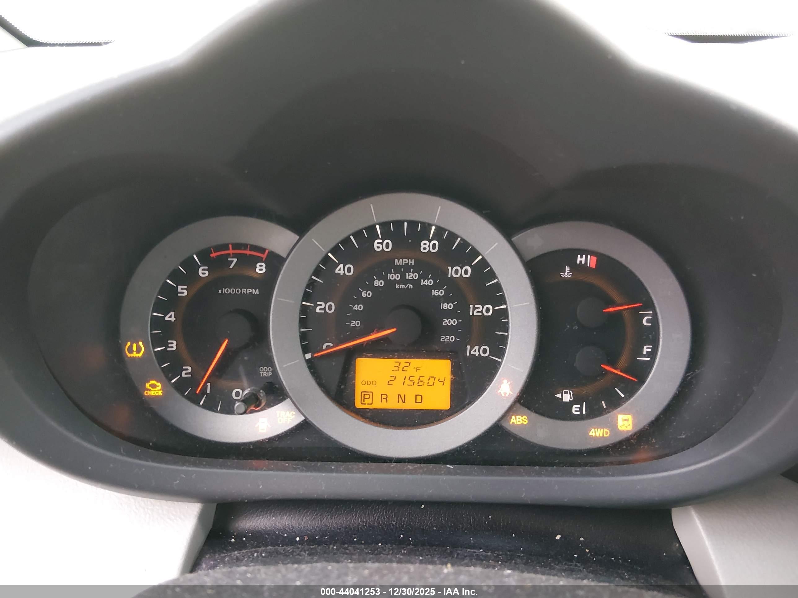 TOYOTA RAV4 image 7