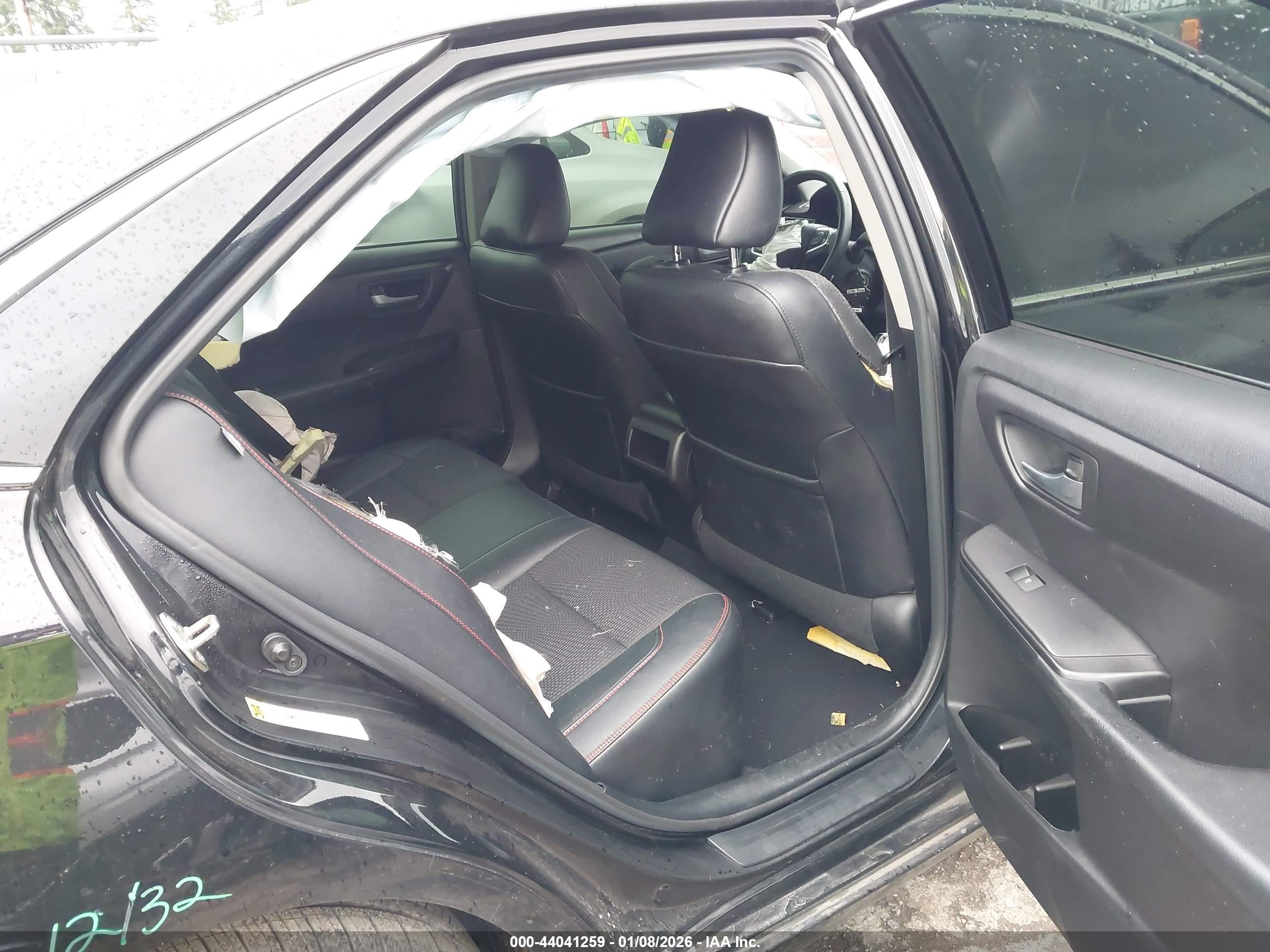 TOYOTA CAMRY image 8