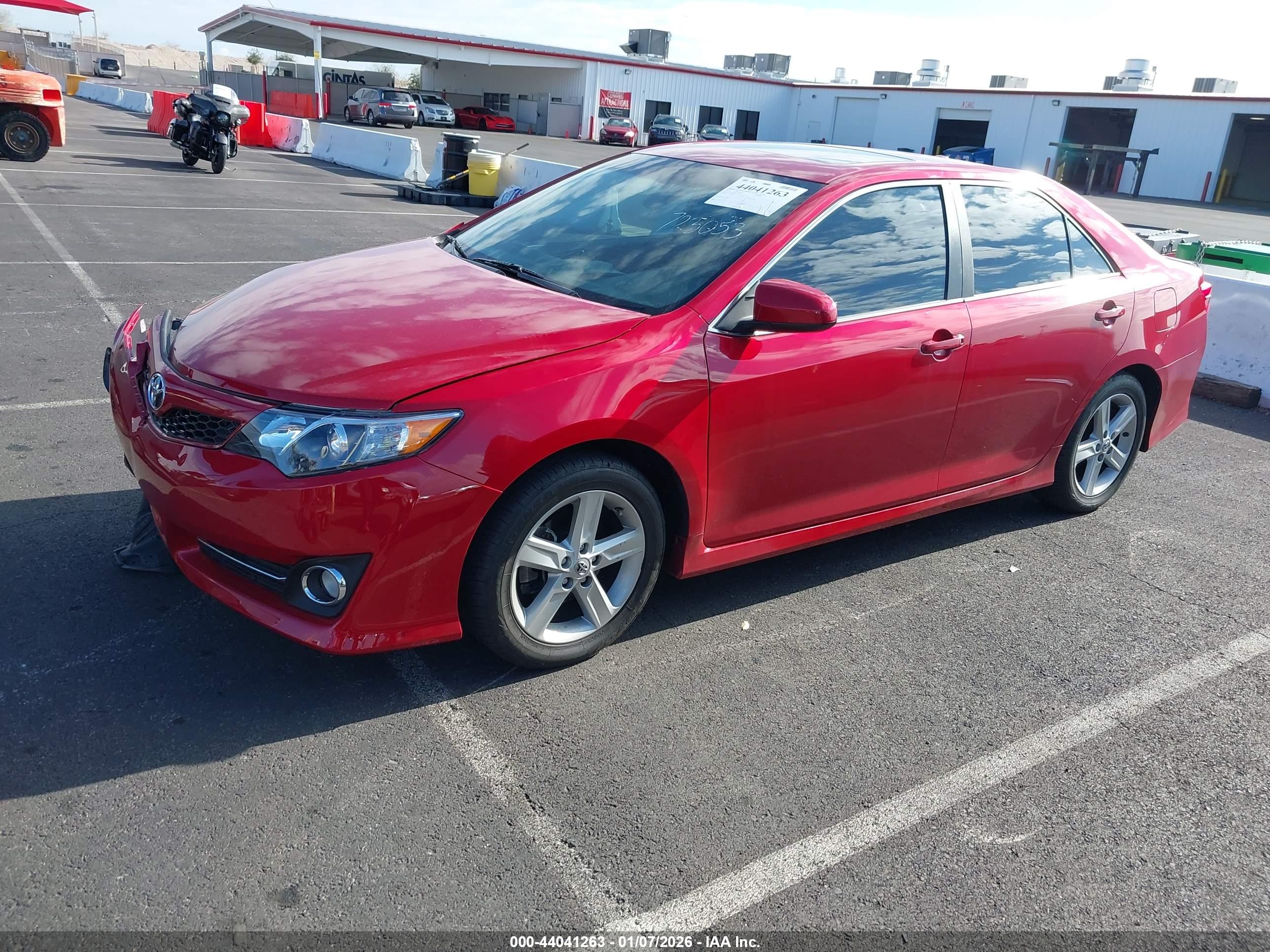 TOYOTA CAMRY image 2