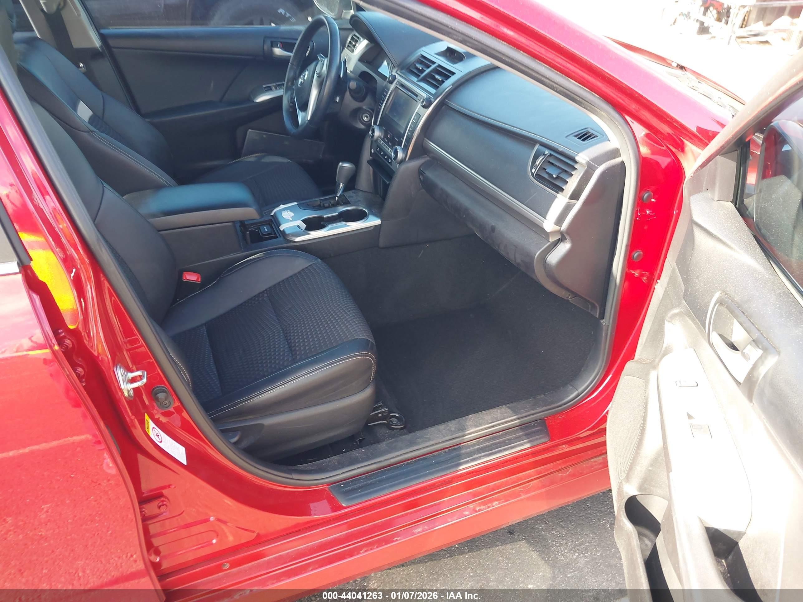 TOYOTA CAMRY image 5