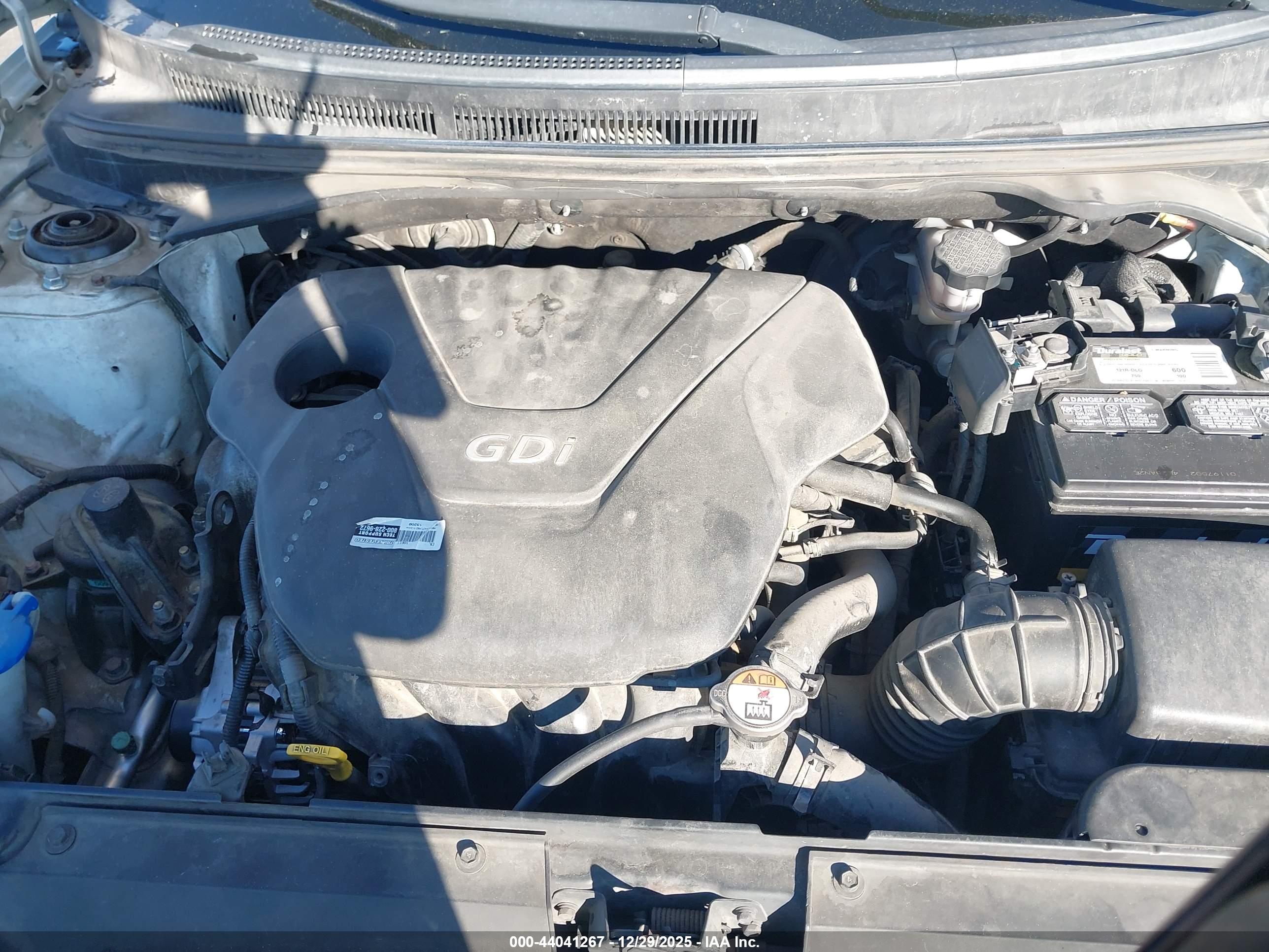 HYUNDAI VELOSTER image 10
