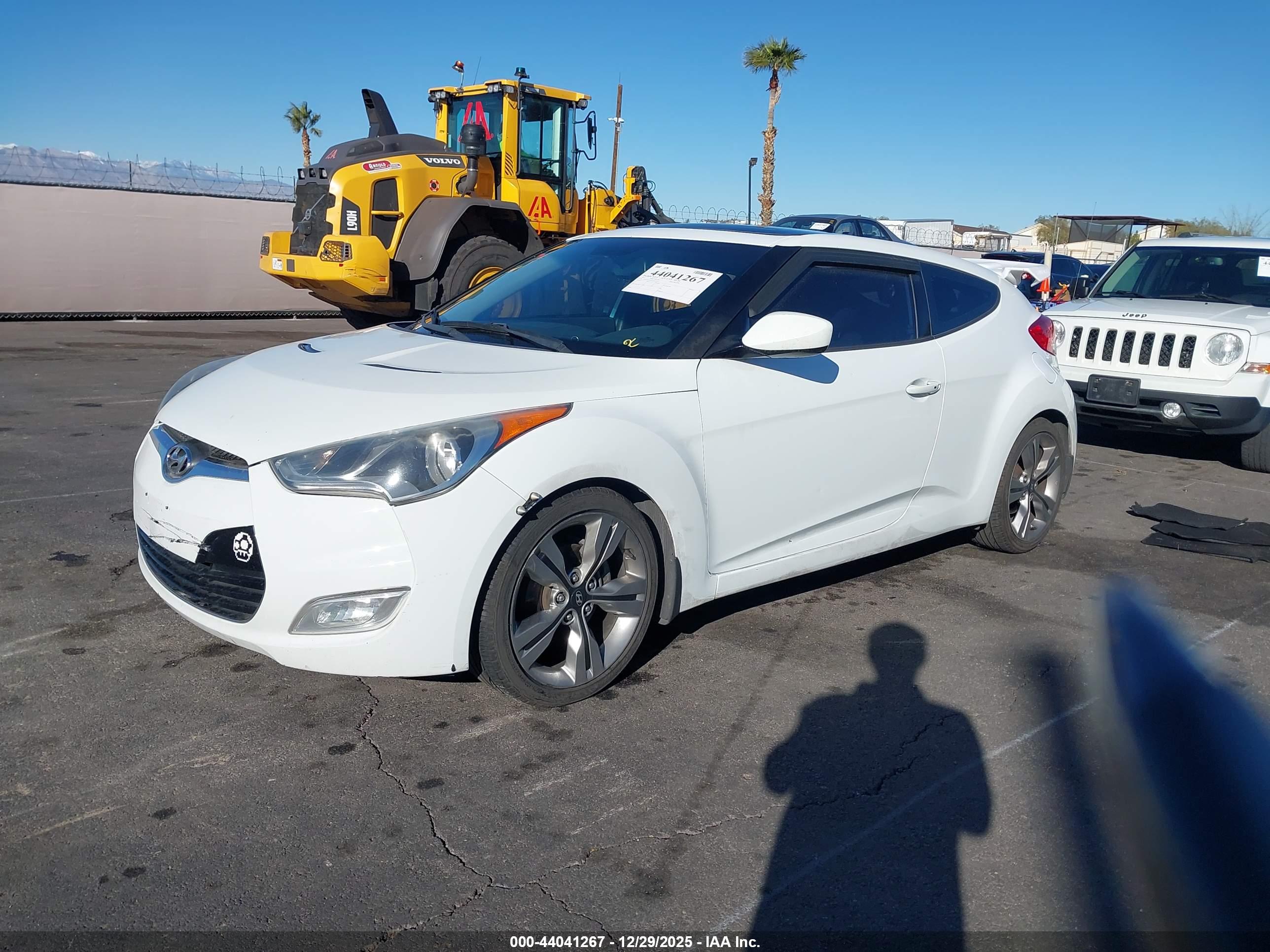 HYUNDAI VELOSTER image 2