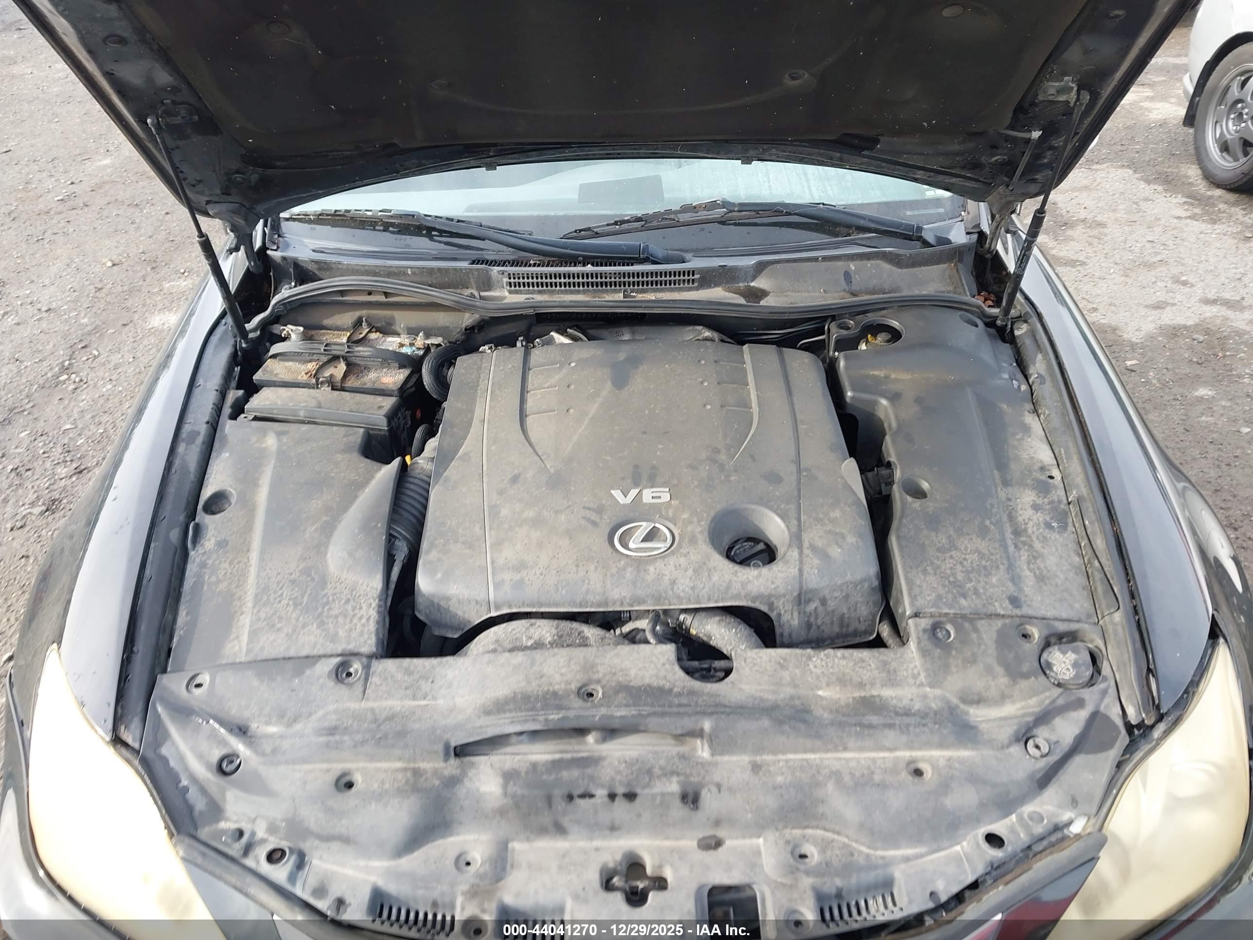 LEXUS IS image 10