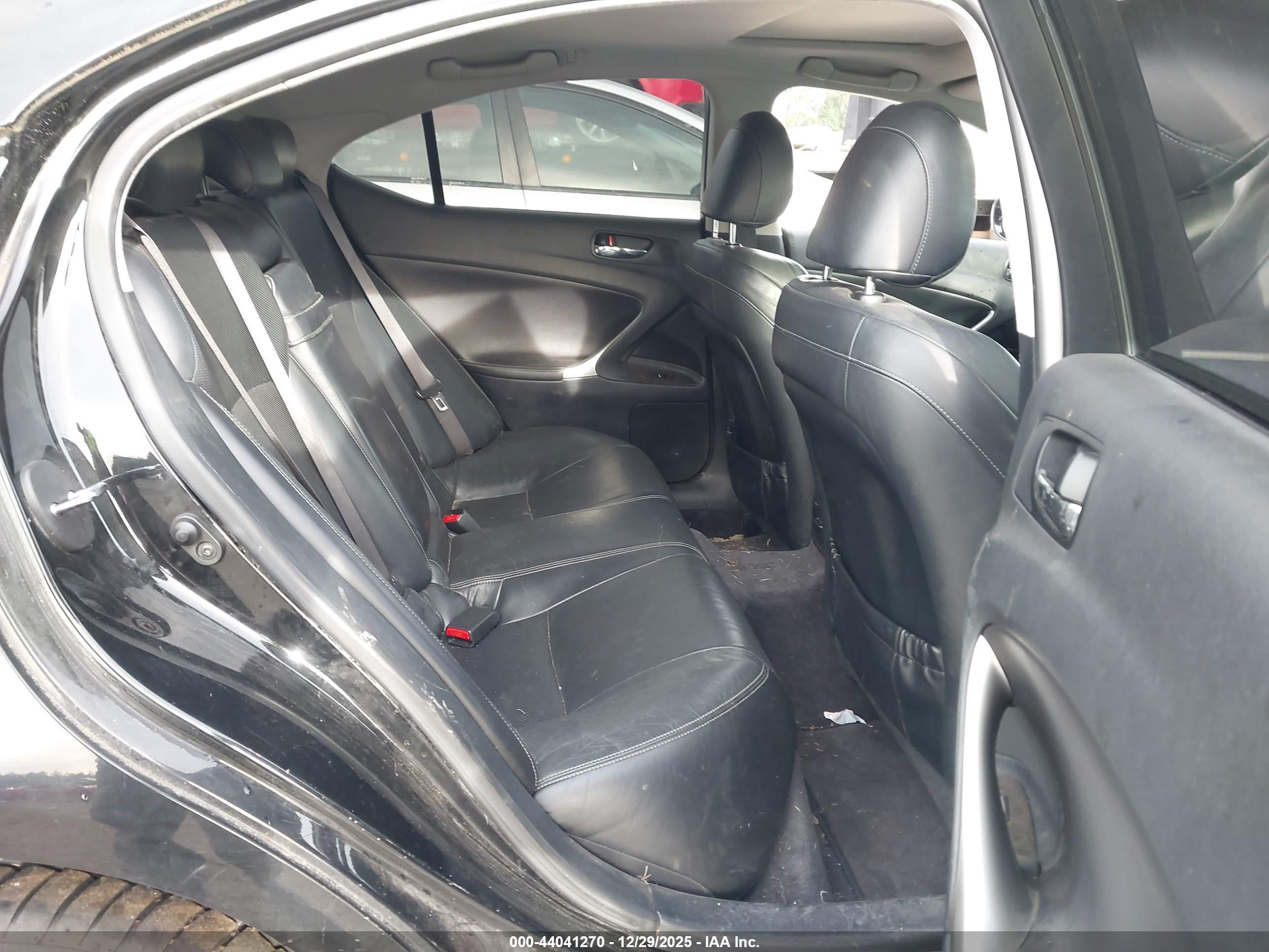 LEXUS IS image 8