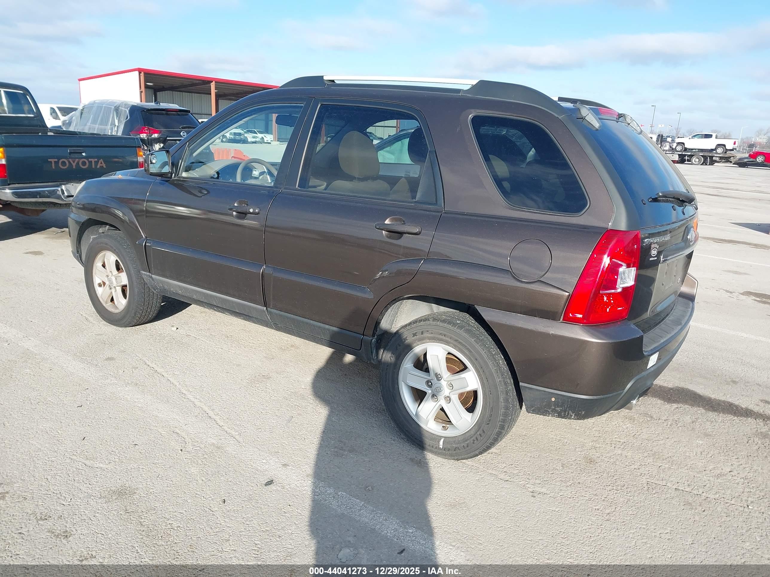 KIA SPORTAGE image 3
