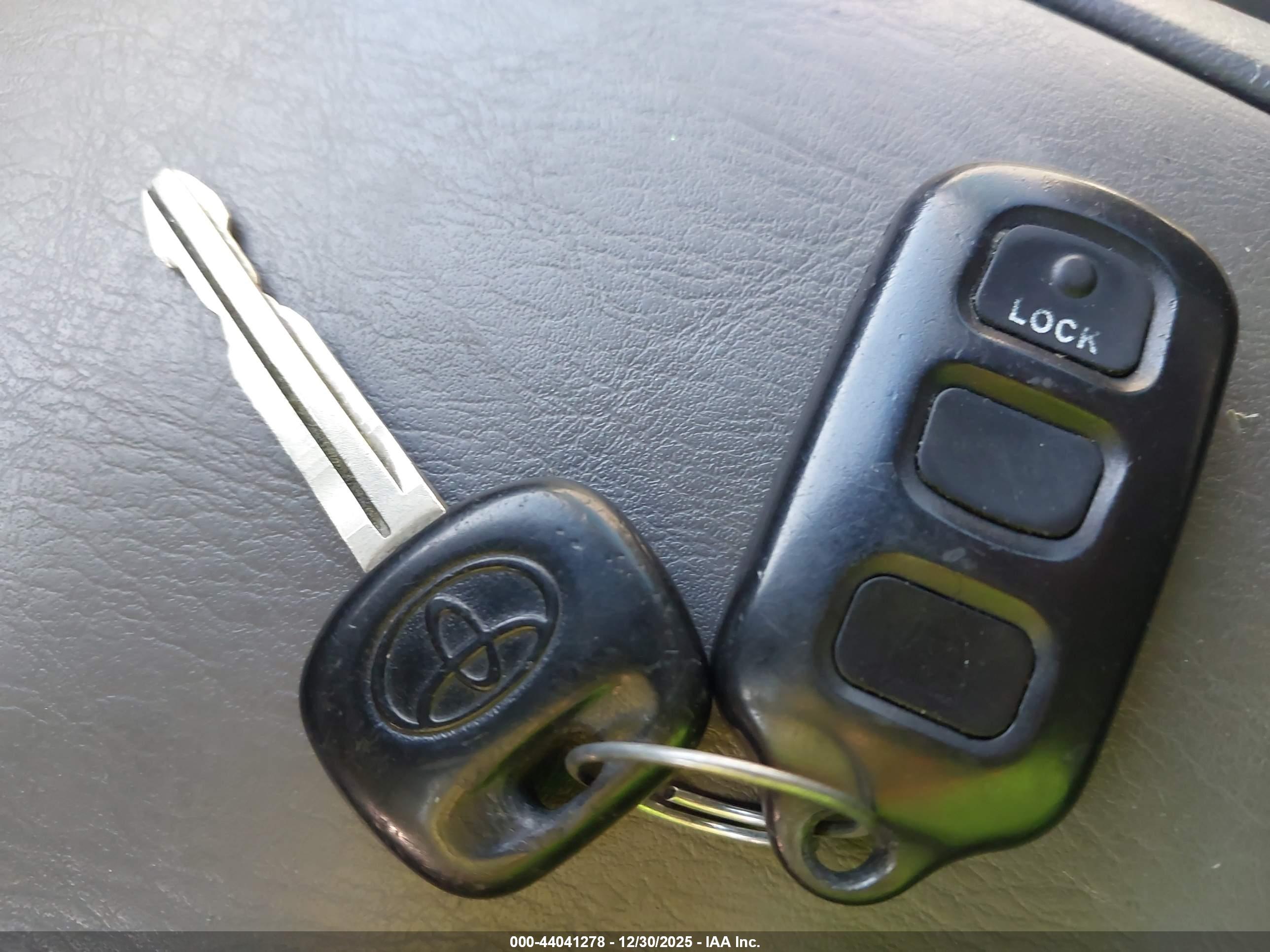 TOYOTA SEQUOIA image 11